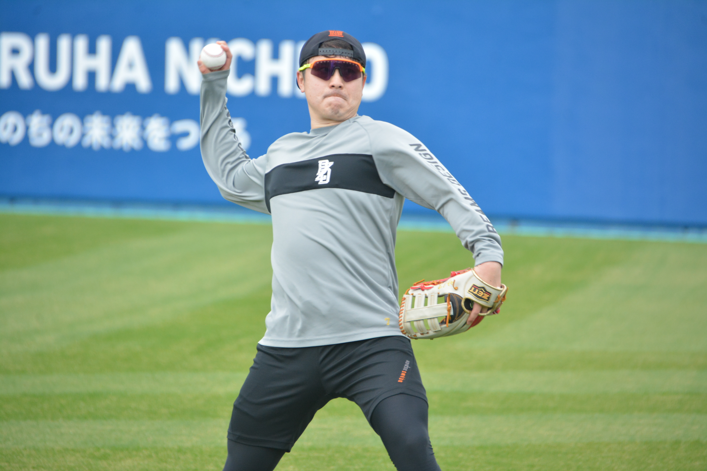 DeNA・佐野恵太「絶対的な主力として活躍できるように」 キャンプ