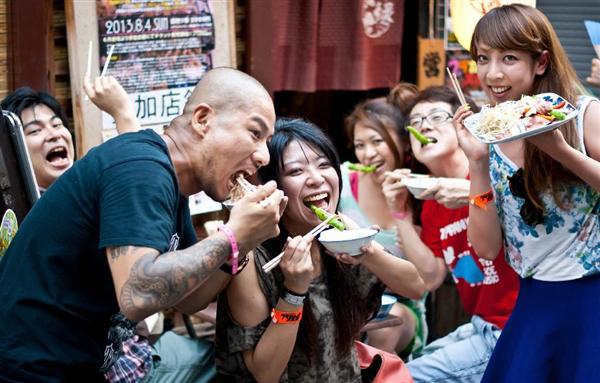 怪しい路地裏 ウラなんば で文化祭 ライブや食べ放題などイベント満載 産経ニュース