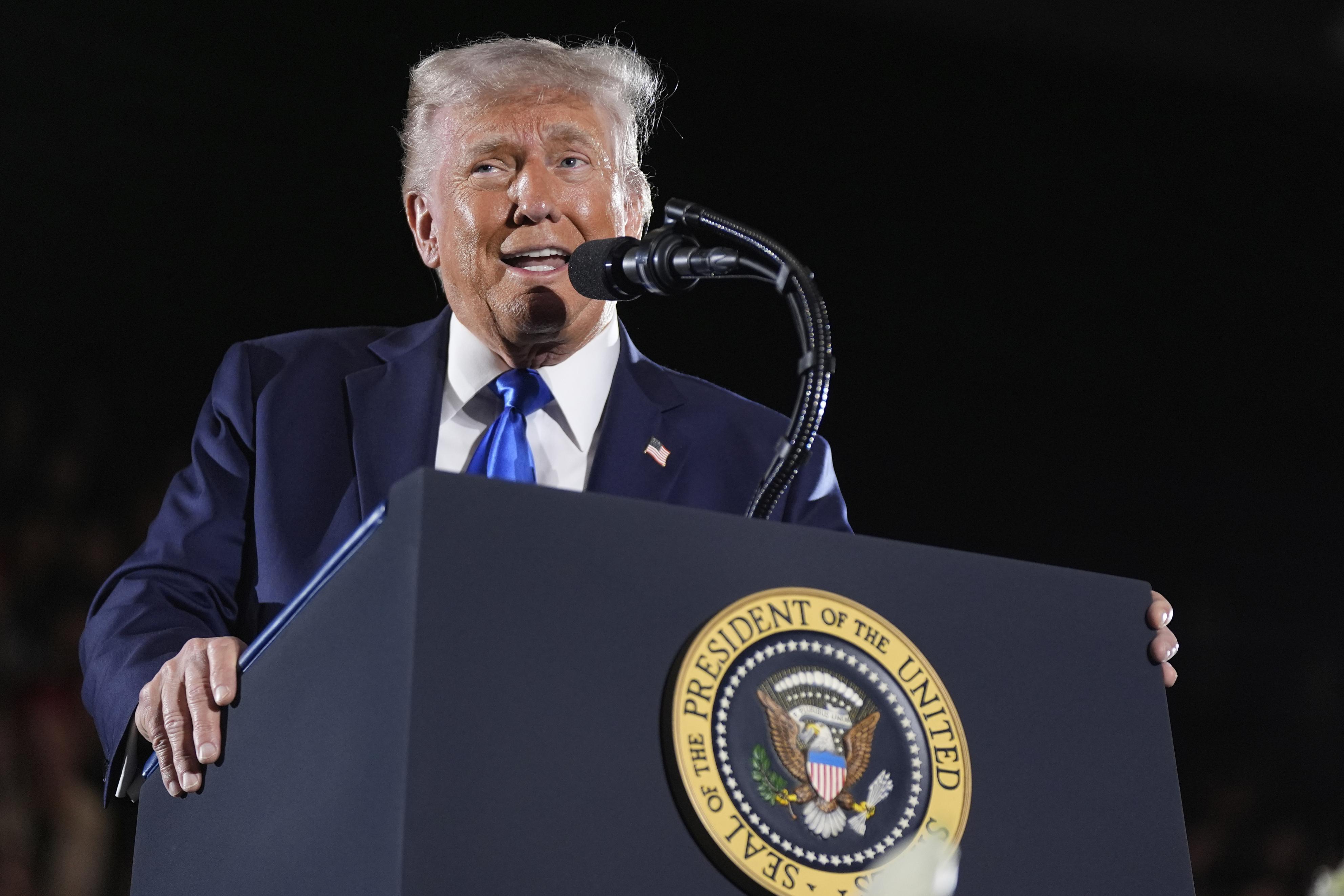 米紙 トランプ大統領 就任 新聞 米紙 トランプ大統領 就任 新聞