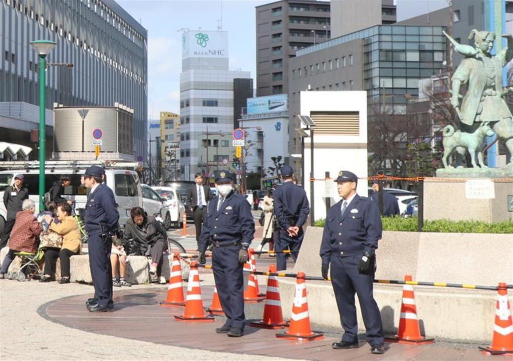 警察ｖｓ特攻服の中学卒業生 刺繍はイマドキ 1 2ページ 産経ニュース