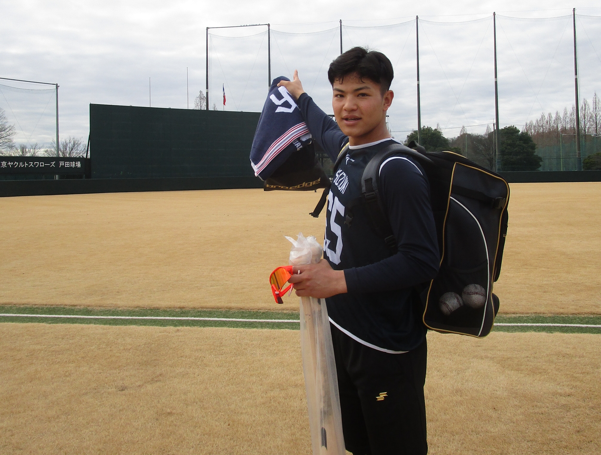 東京ドーム4月14日(日)広島戦 バックネット裏5列目 東京 東京ドーム4月14日(日)広島戦 バックネット裏5列目 東京