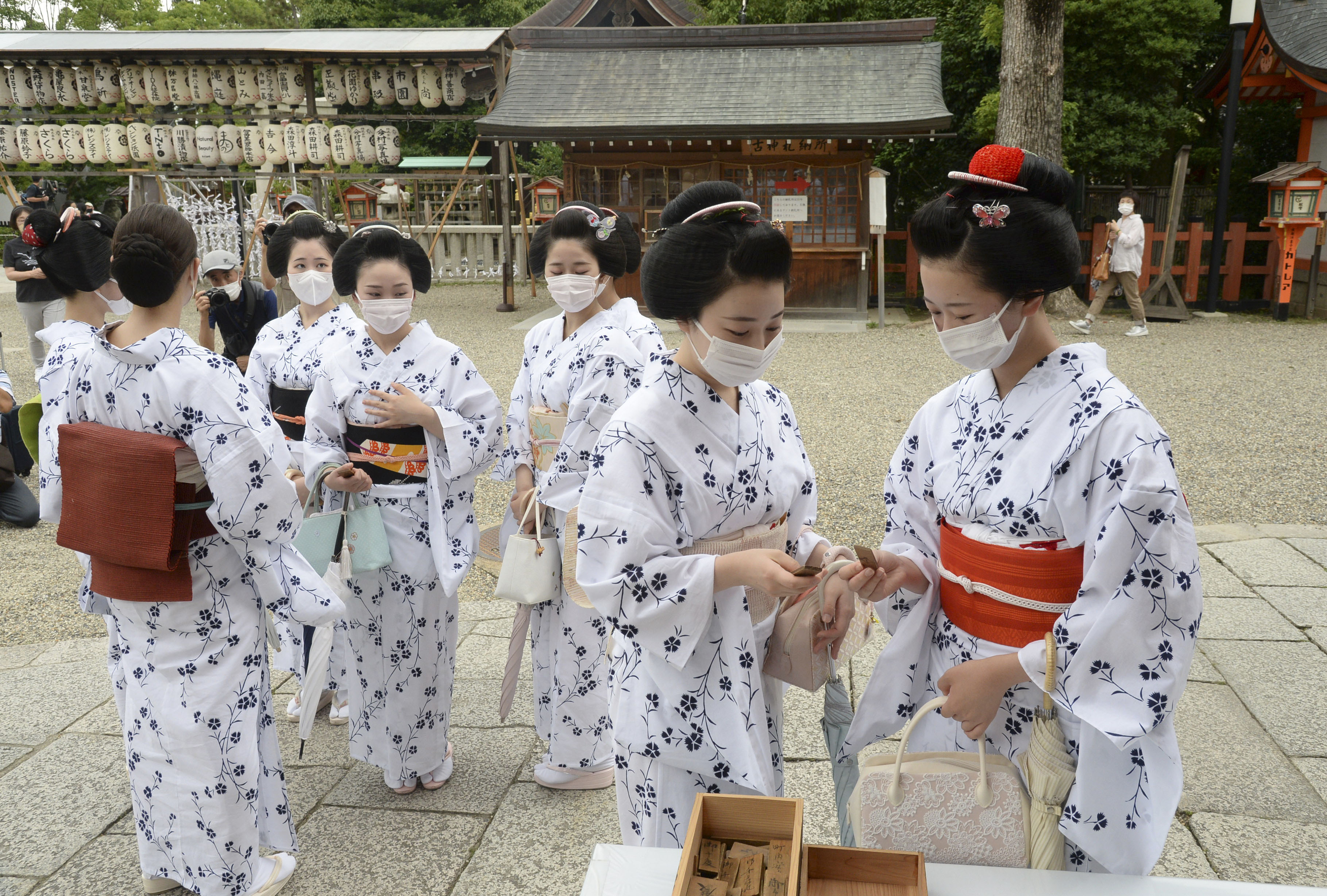 舞妓さん無病息災、夏本番 浴衣で祈願「お千度」 - サンスポ