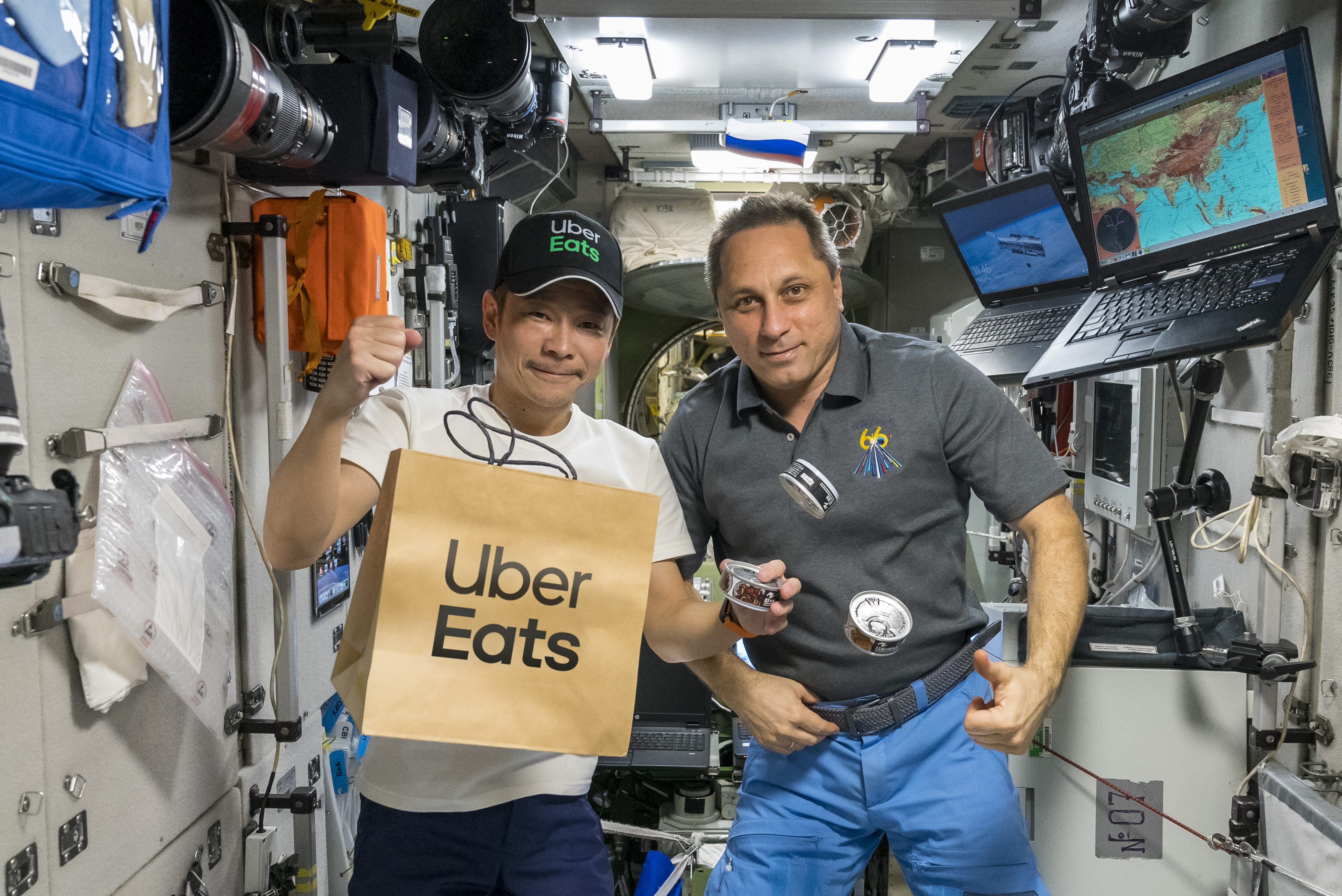 前澤さんが宇宙まで「ウーバー」お届け！ ネット民も仰天「こういう 