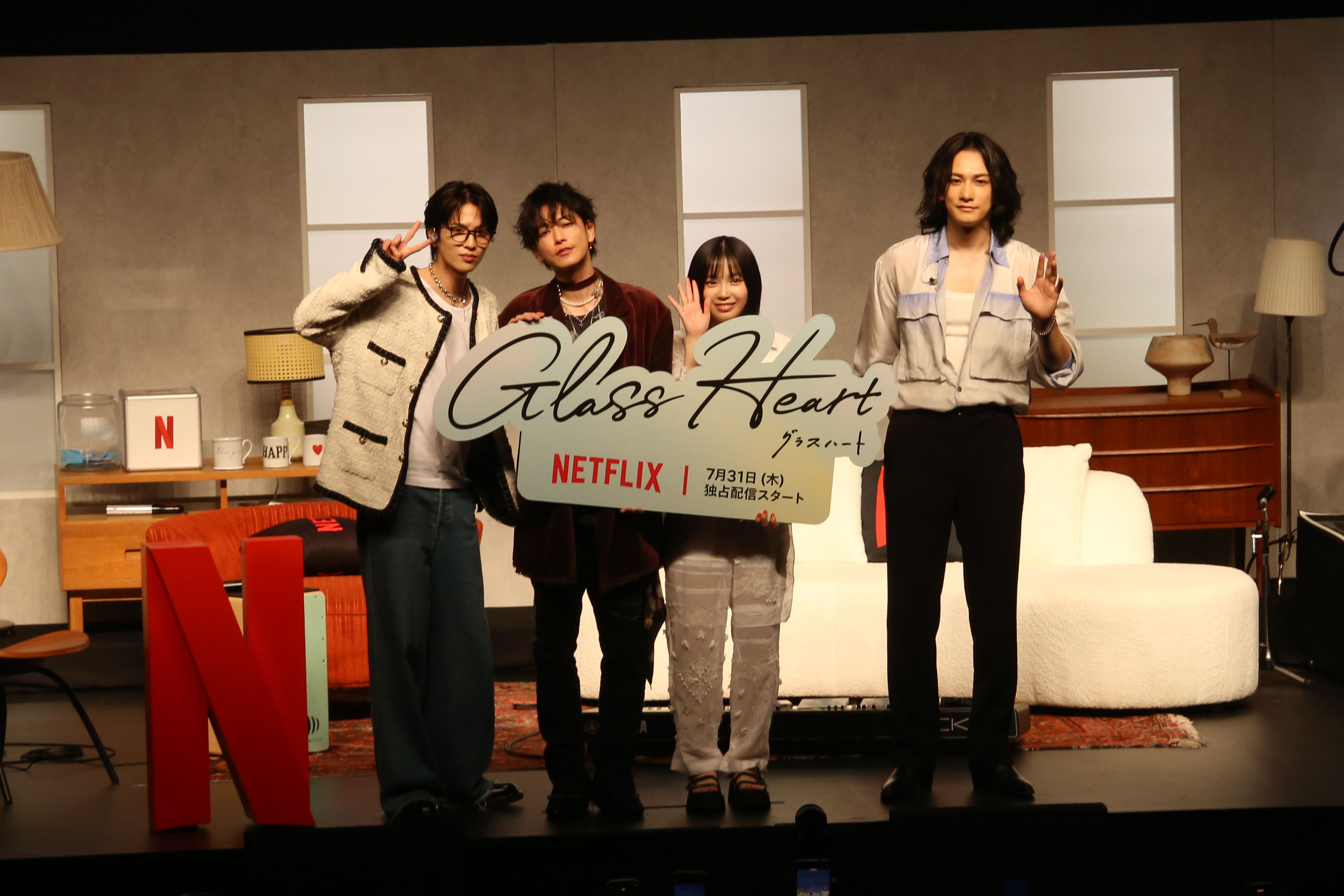 佐藤健、宮﨑優、町田啓太、志尊淳がサプライズ登場！ 楽曲生