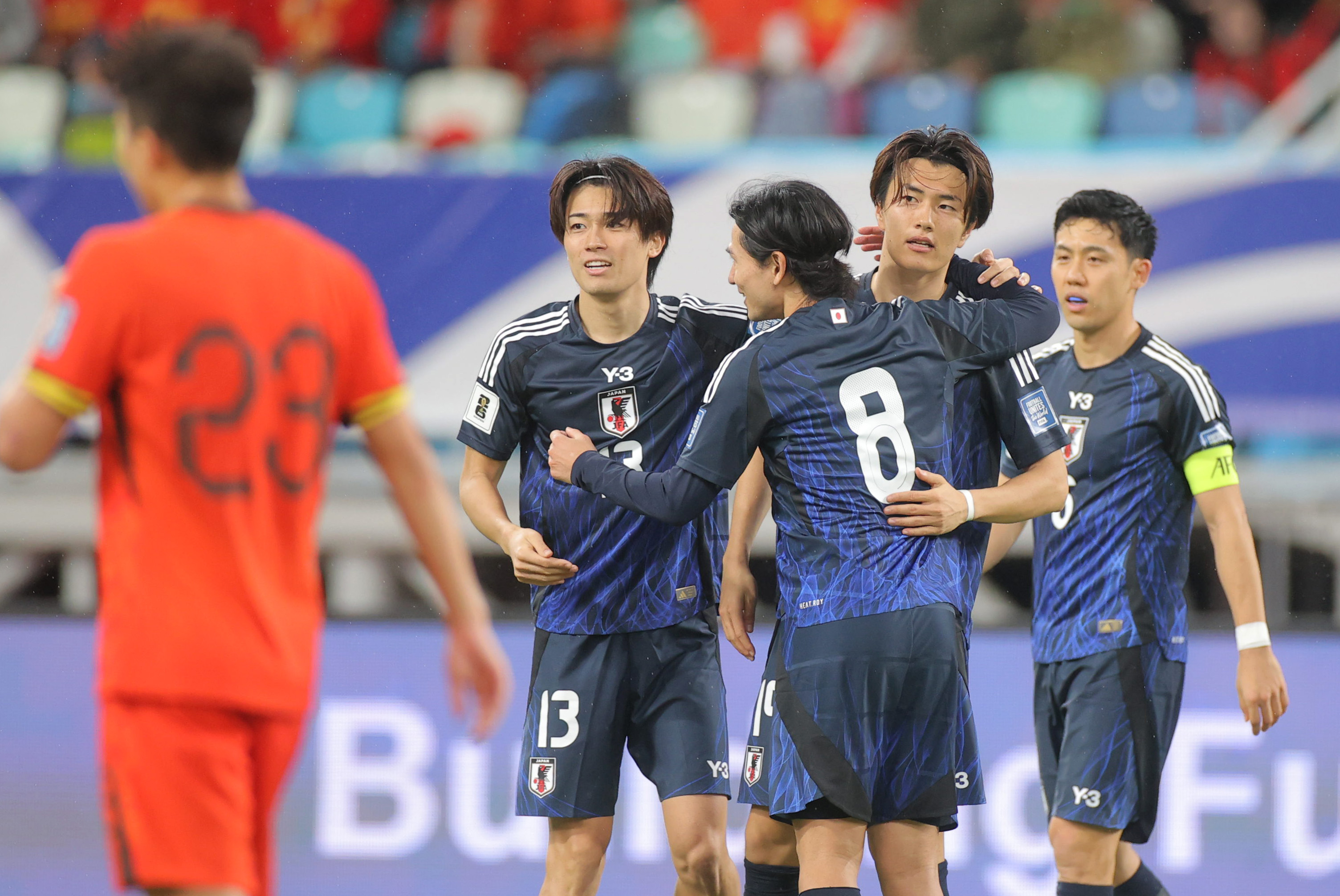 【サッカー日本代表 】上田綺世選手 法政大学時代サイン入りサッカーボール MOM461]法政大FW上田綺世(1年)_ワンチャンスを仕留めた「実感が
