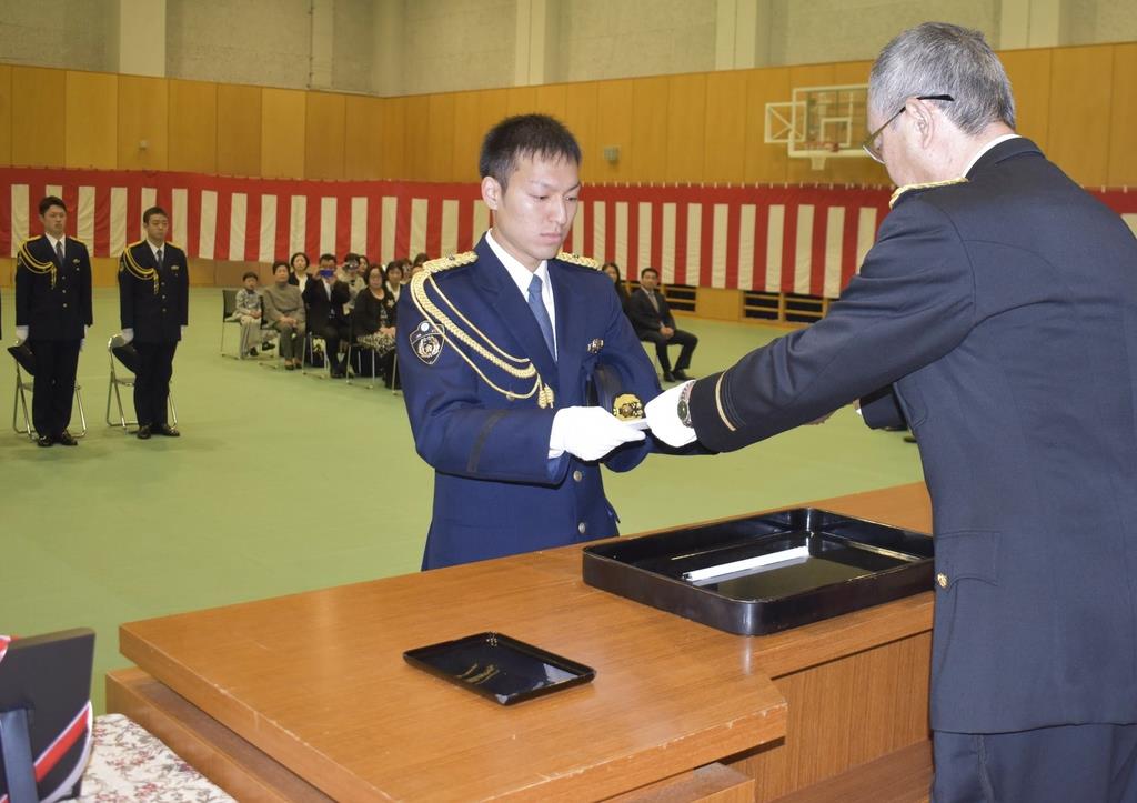 滋賀県警察学校で卒業式 誓い胸に大きな一歩 県民の期待と信頼に応える 産経ニュース