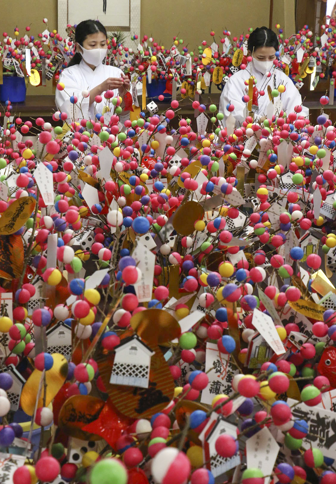 旧蔵時代物文房具　縁起物 万年の歳月が育んだ 魂の結晶　高古玉 天然白玉石本物 旧蔵時代物文房具縁起物 万年の歳月が育んだ 魂の結晶高古玉 天然白