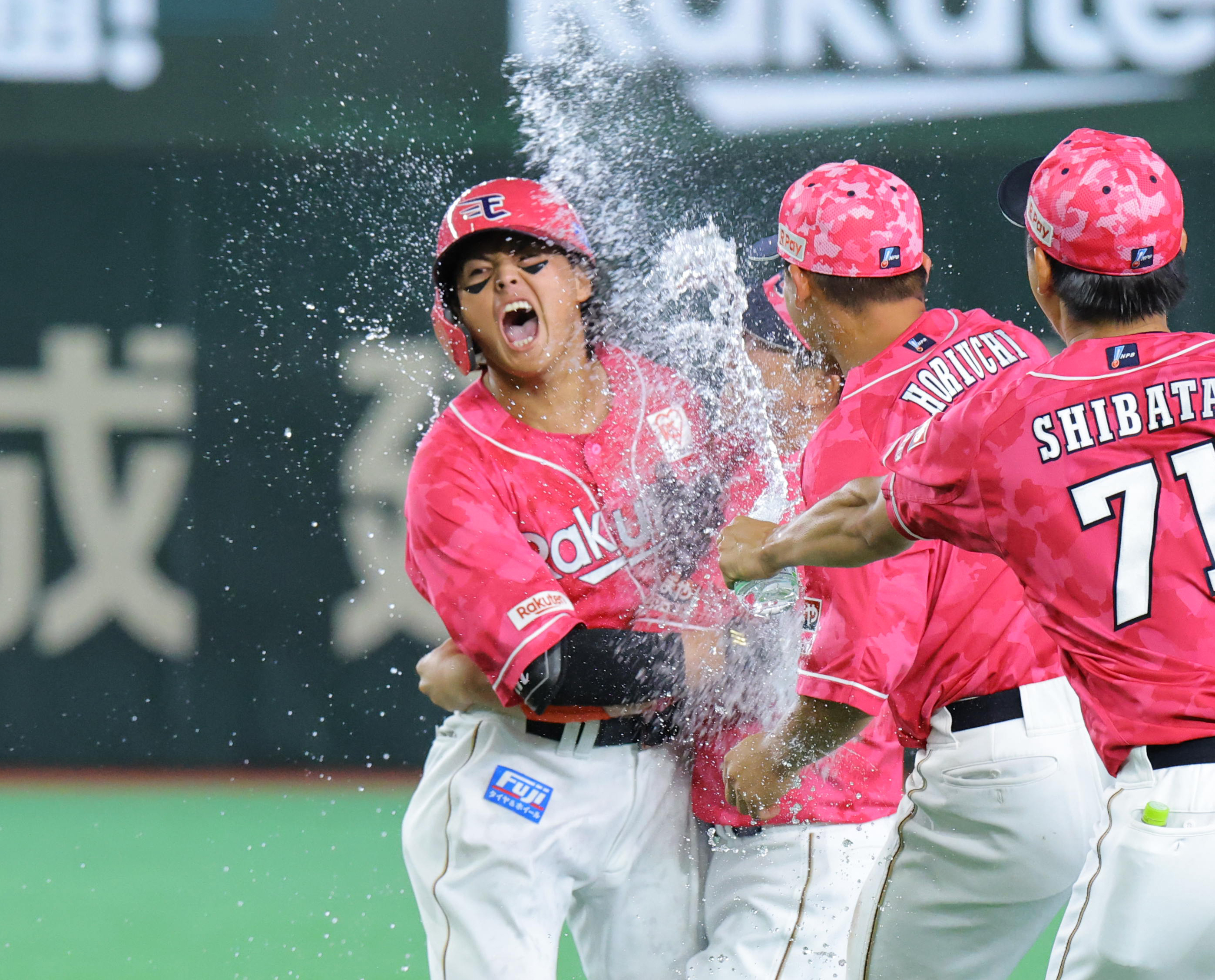 吉井楽天、サヨナラ初勝利！黒川史陽が劇打 この日唯一のプロ野球…W杯 