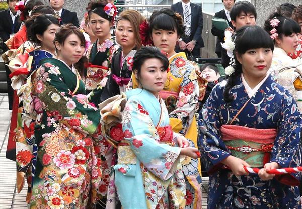 動画 みおつくしの鐘 ２０回打ち鳴らし成人式の門出祝う 大阪市役所屋上で恒例行事 産経ニュース