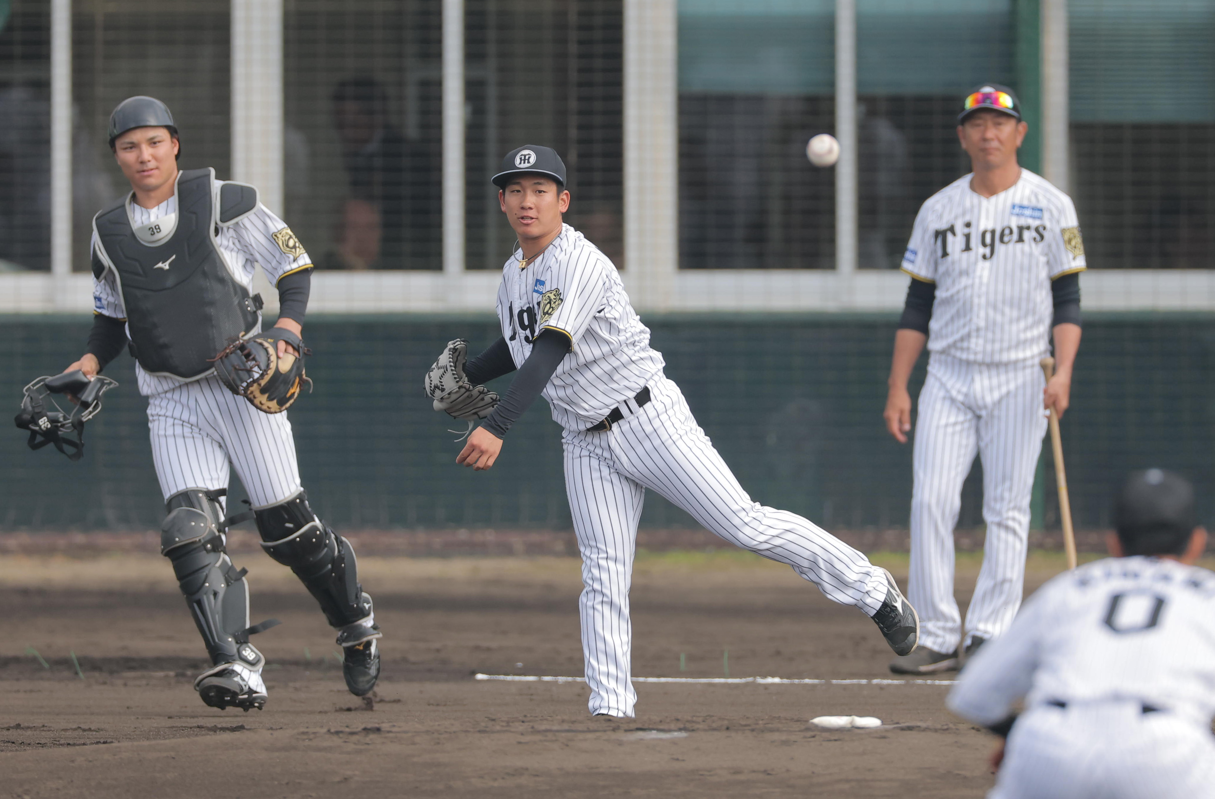 阪神D1位・伊原陵人、2・18ライブBP登板「打者の反応を見たい」 - サンスポ