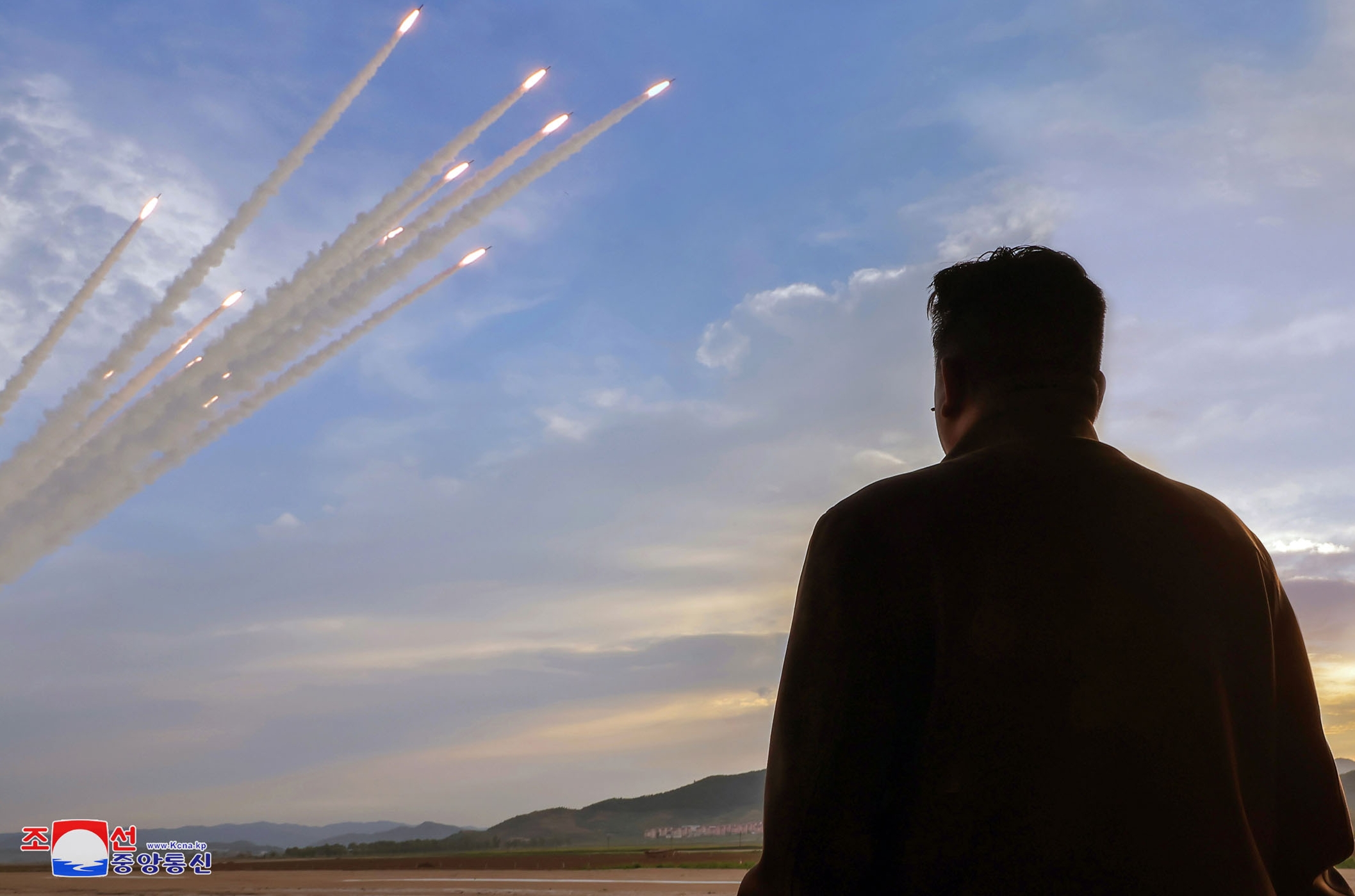 北朝鮮、30日発射の弾道ミサイルは韓国照準の「威力示威デモ」 18 