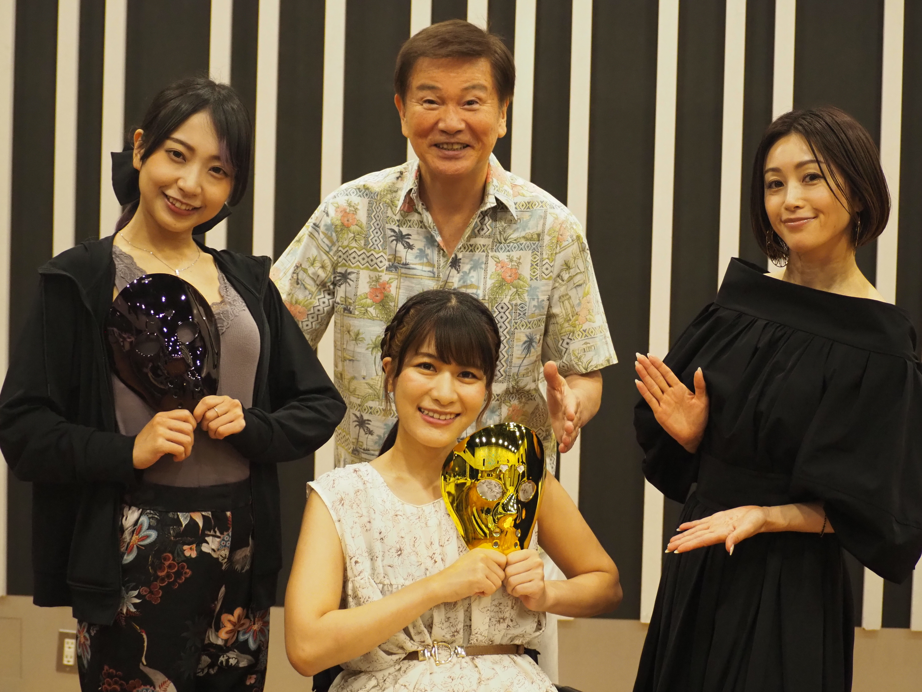 芙蓉オープニングガウン　井上さん、猪狩さん シンガーソングライター 井上園子、北海道ツアーソールドに伴い札幌