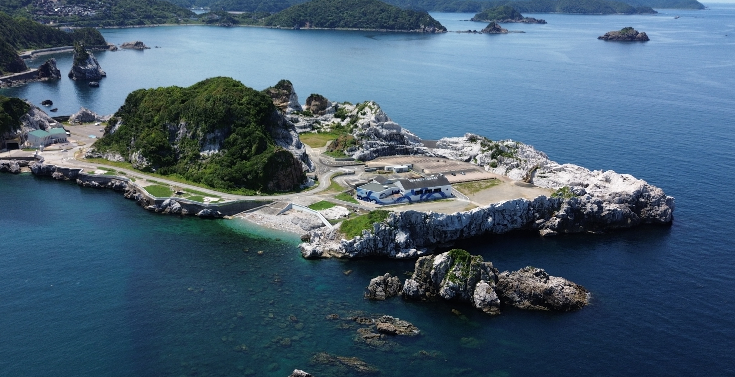 風光明媚な「日本のエーゲ海」 アウトドアブームで来園者続々