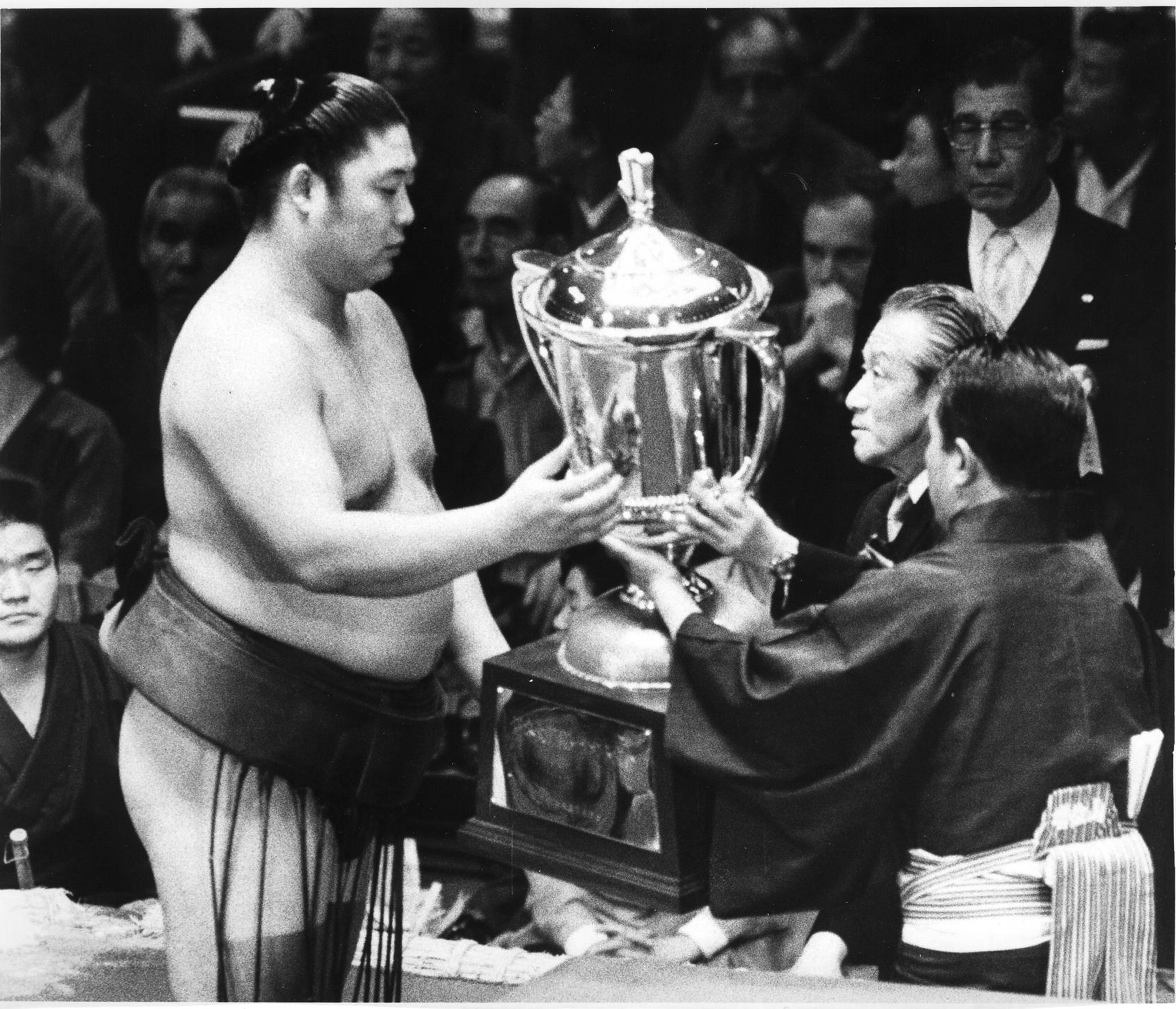 フォト】元横綱2代目若乃花が死去 69歳、優勝4度 - 産経ニュース フォト】元横綱2代目若乃花が死去 69歳、優勝4度 - 産経ニュース