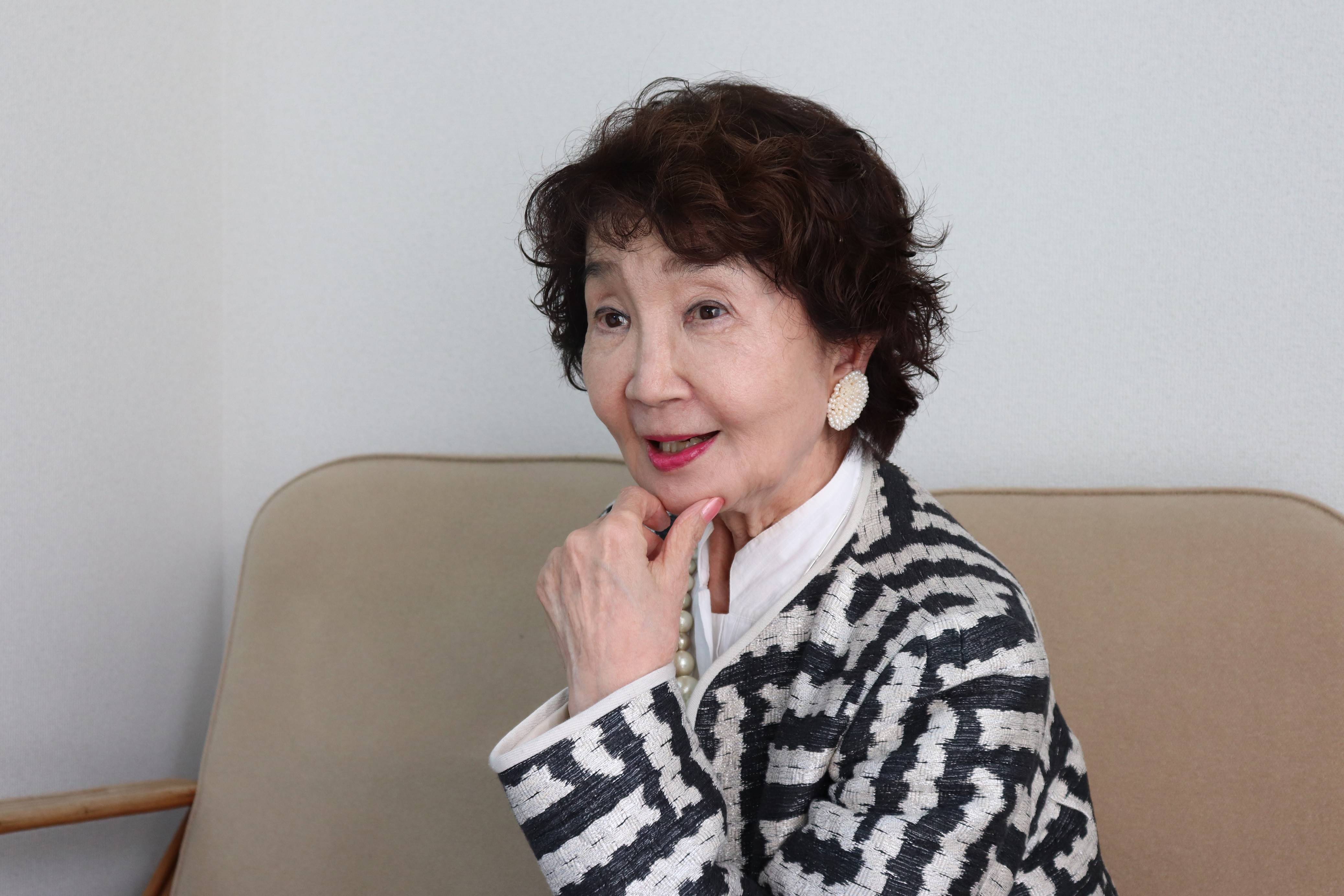 奈良岡 朋子