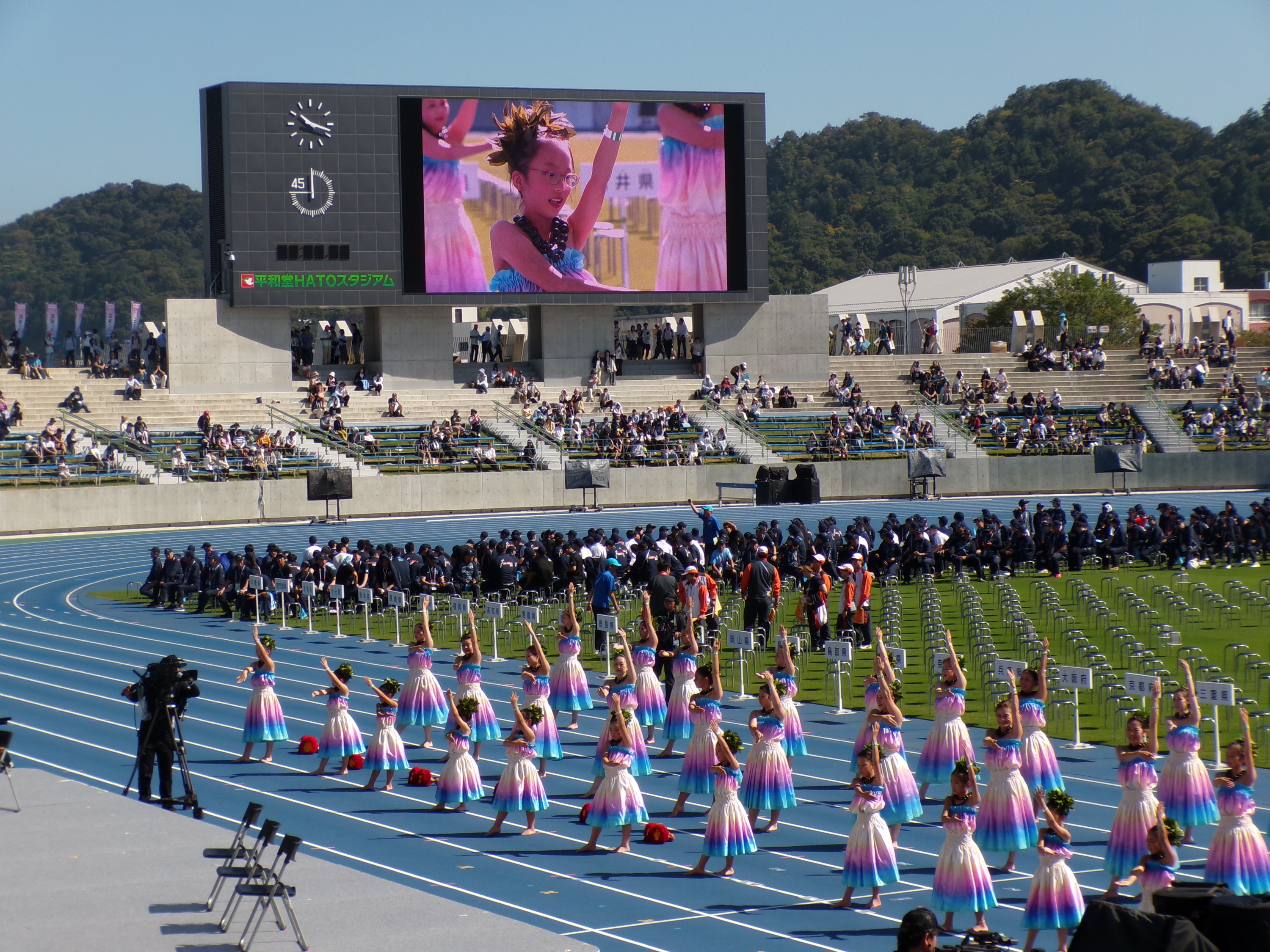 健闘たたえブルーインパルス飛行 滋賀・彦根市で国スポ総合閉会式 11