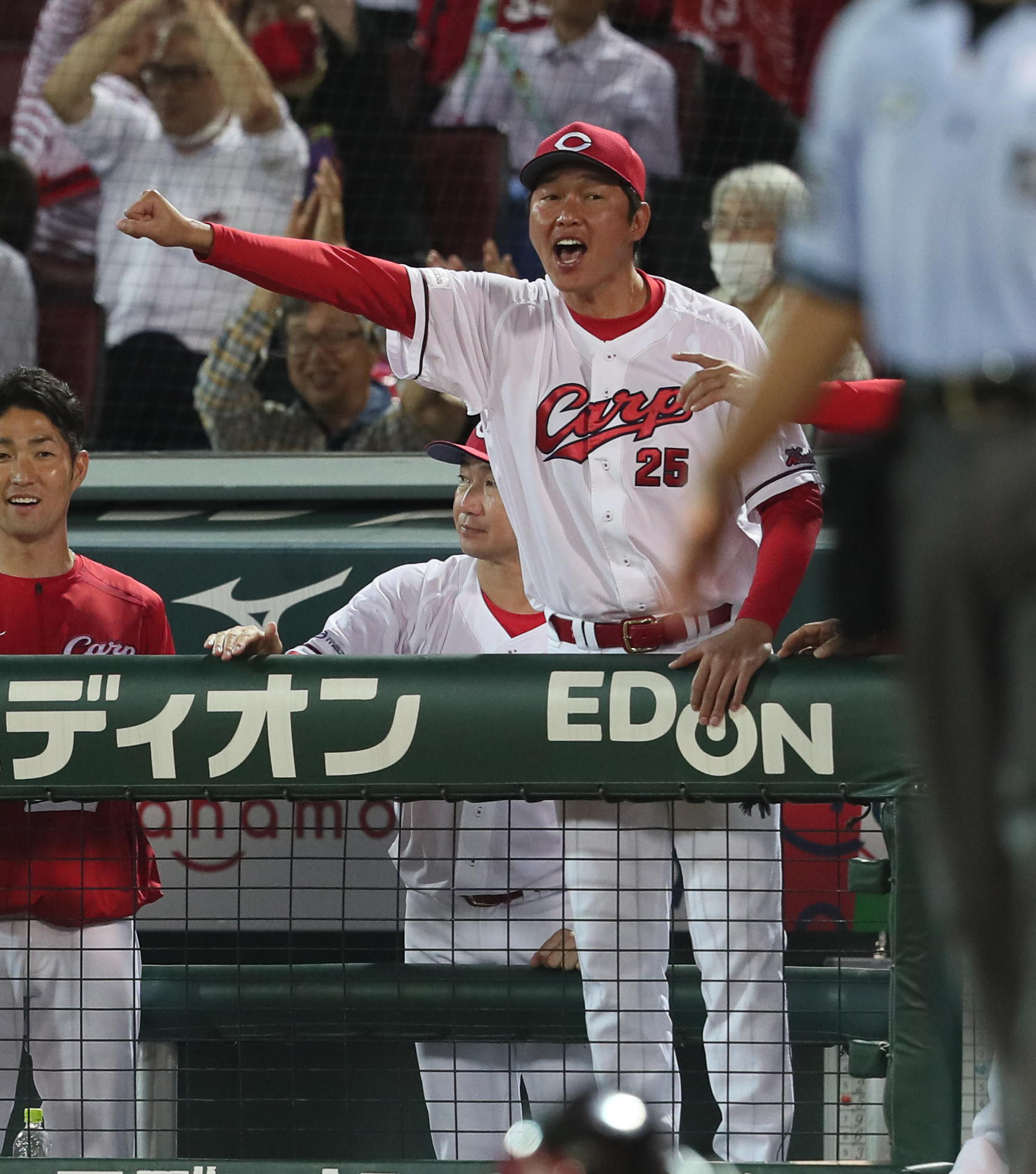 【鯉将一問一答】広島・新井貴浩監督「今日はあと一歩というところだった」　一時６点差逆転も逃げ切り失敗