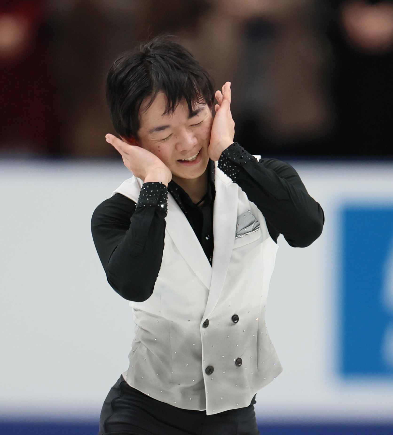 鍵山優真１８歳、緊張で「悔しい」転倒も３位／フィギュア - サンスポ