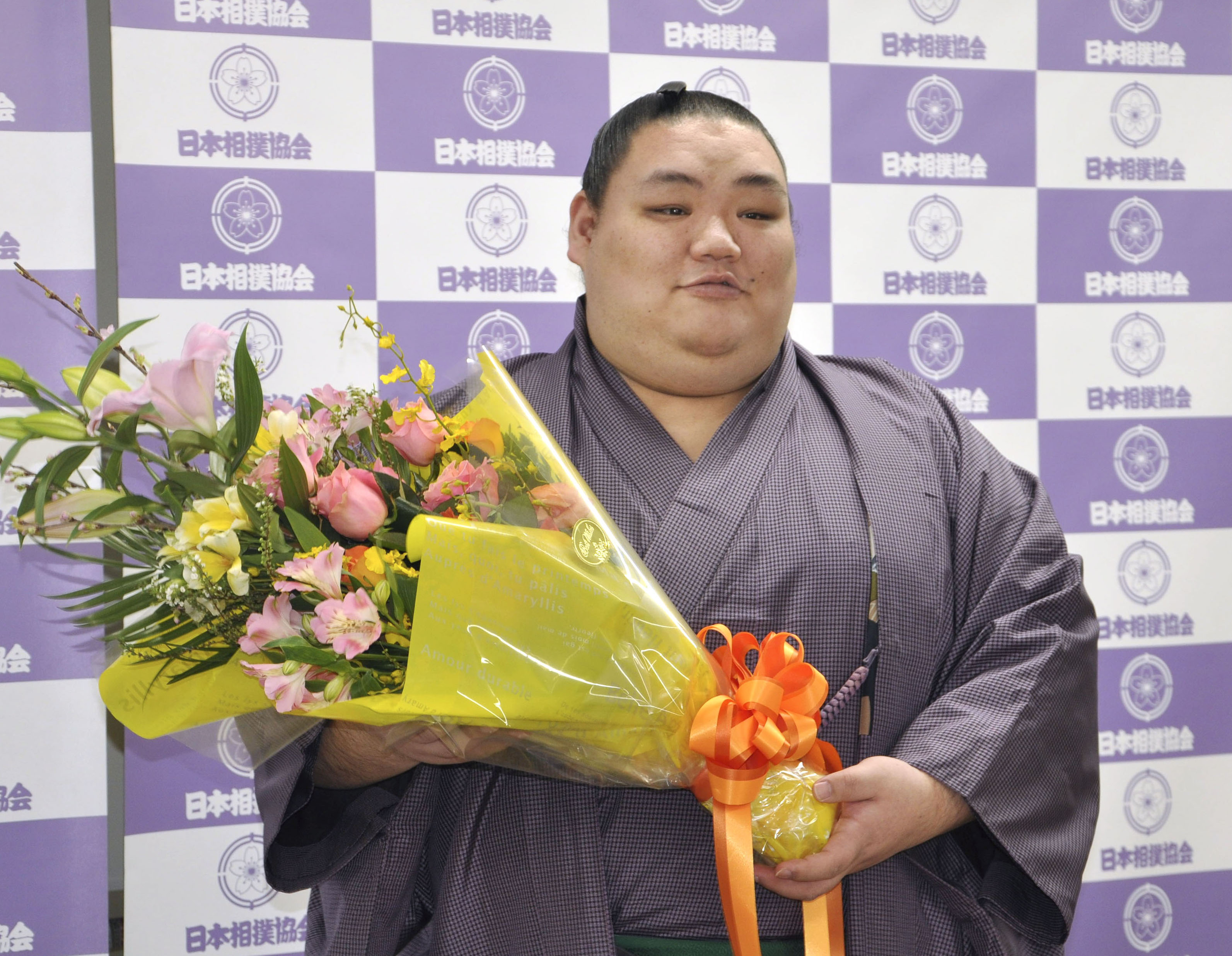 元幕内大翔鵬、腰痛悪化で「心が折れた」 国技館で引退会見 - サンスポ