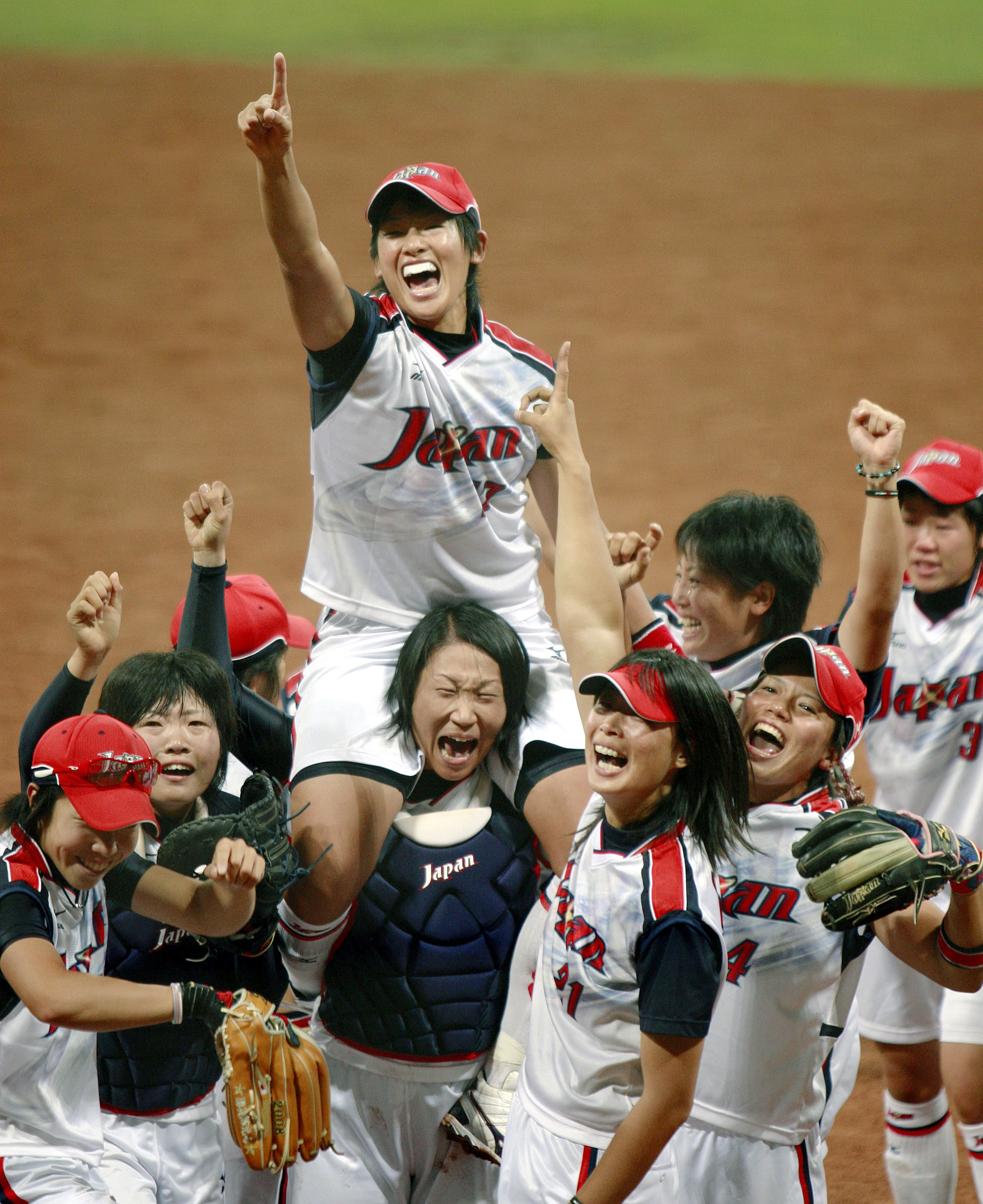 一聞百見】五輪で上野を肩車した球界初の女性スカウト オリックスの