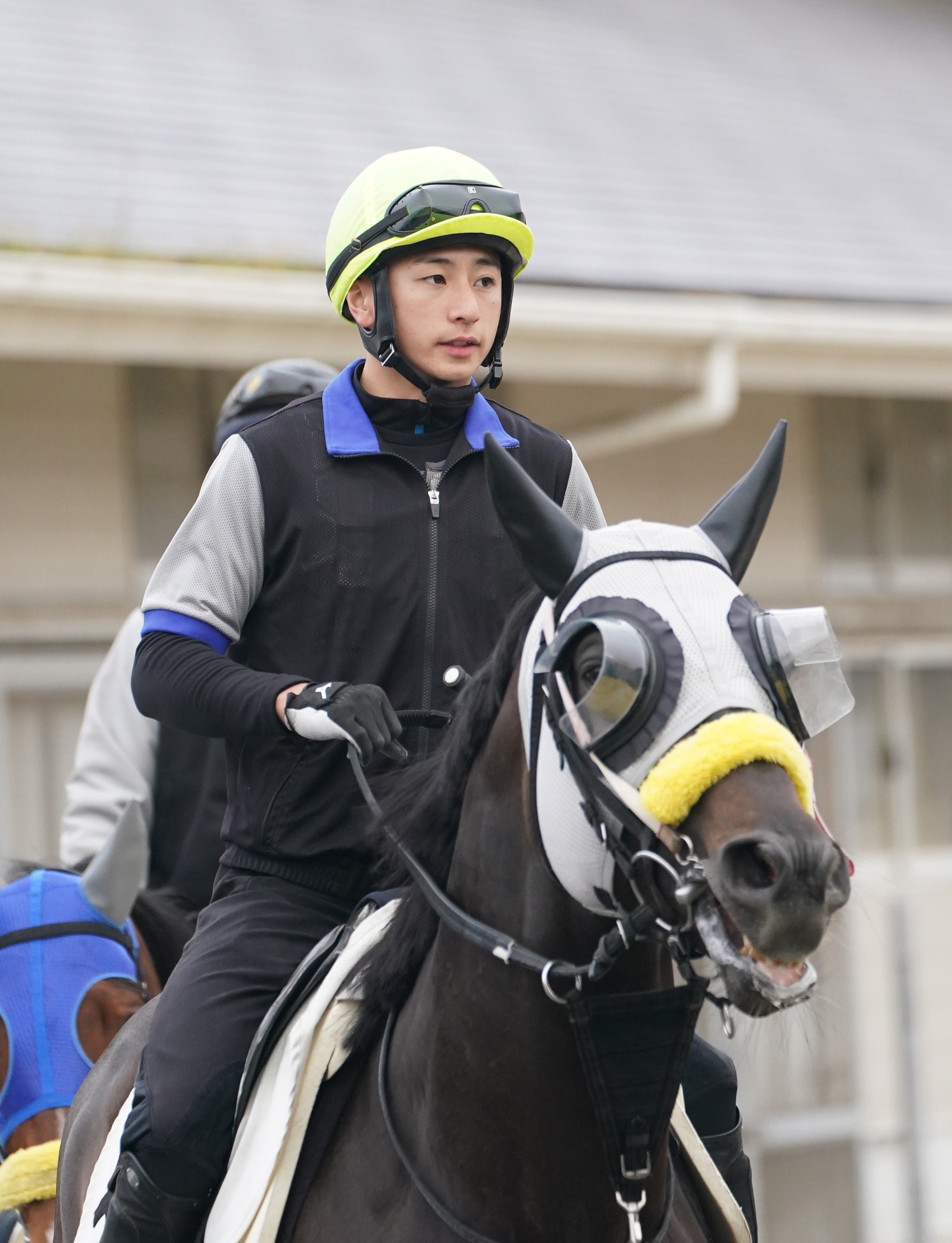 マイラーズC】ルーキー吉村誠之助騎手が初勝利の相棒ボルザコフスキー