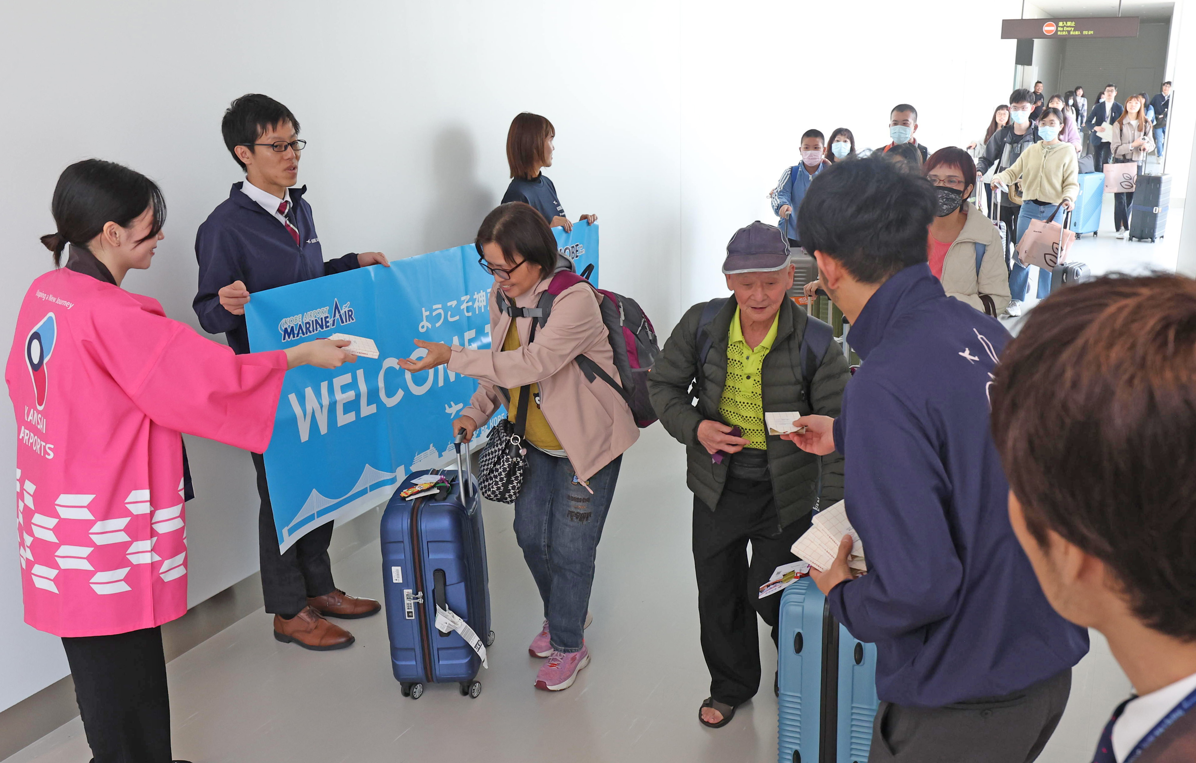 動画】安全守り抜く管制官、迫力の機体眺めるスポット…進化を続ける