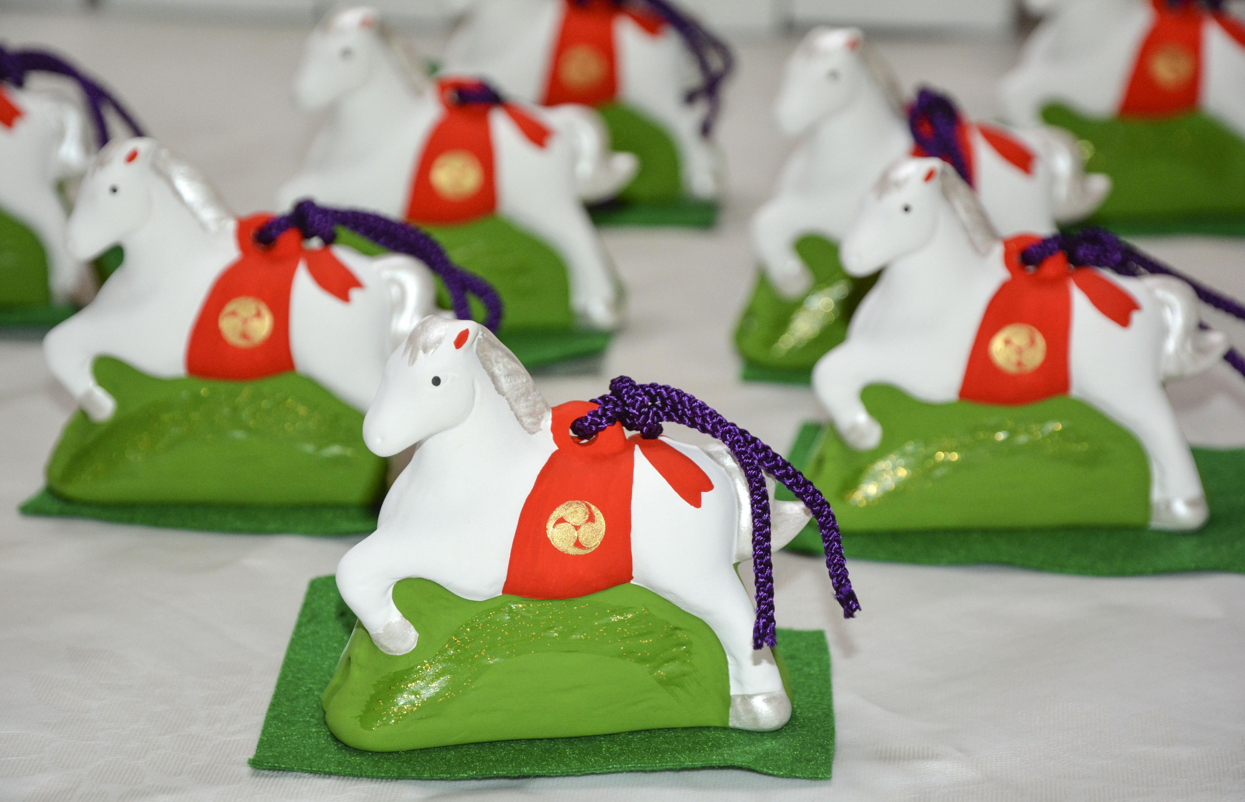 干支の土鈴で「ウマくいく飛躍の年に」 大阪・誉田八幡宮 - 産経ニュース