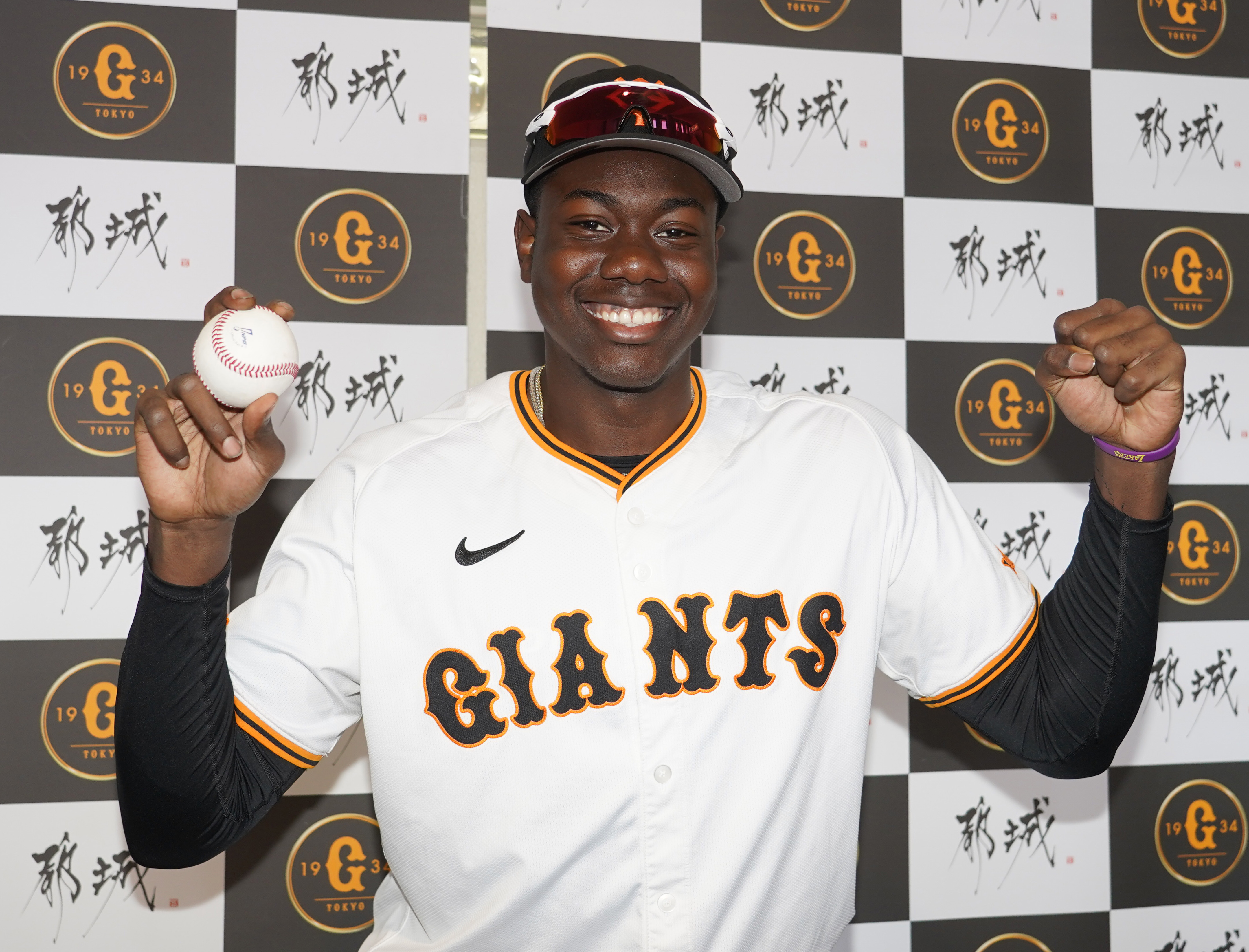 巨人育成・ティマ、本塁打でみそラーメンゲット！！「別で餃子を注文