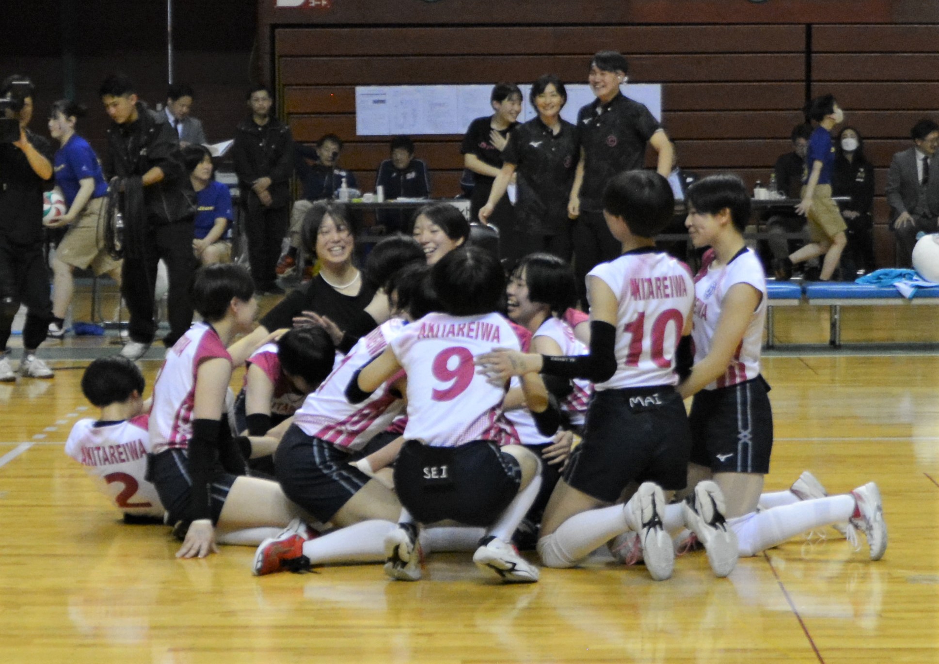 春高バレー秋田決勝 男子は雄物川が30連覇、女子は秋田令和が4度目の