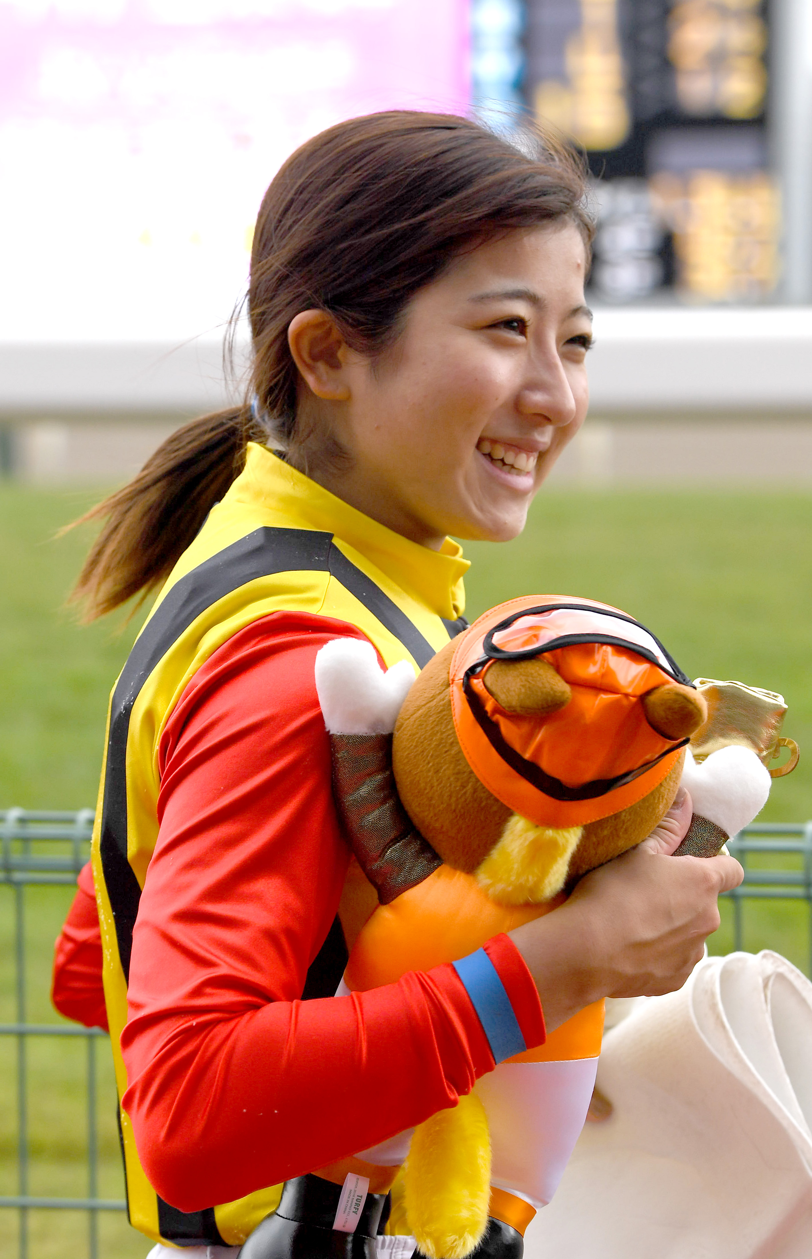 フォト】今村聖奈がJRA女性騎手年間最多44勝、藤田を抜く 8Rで