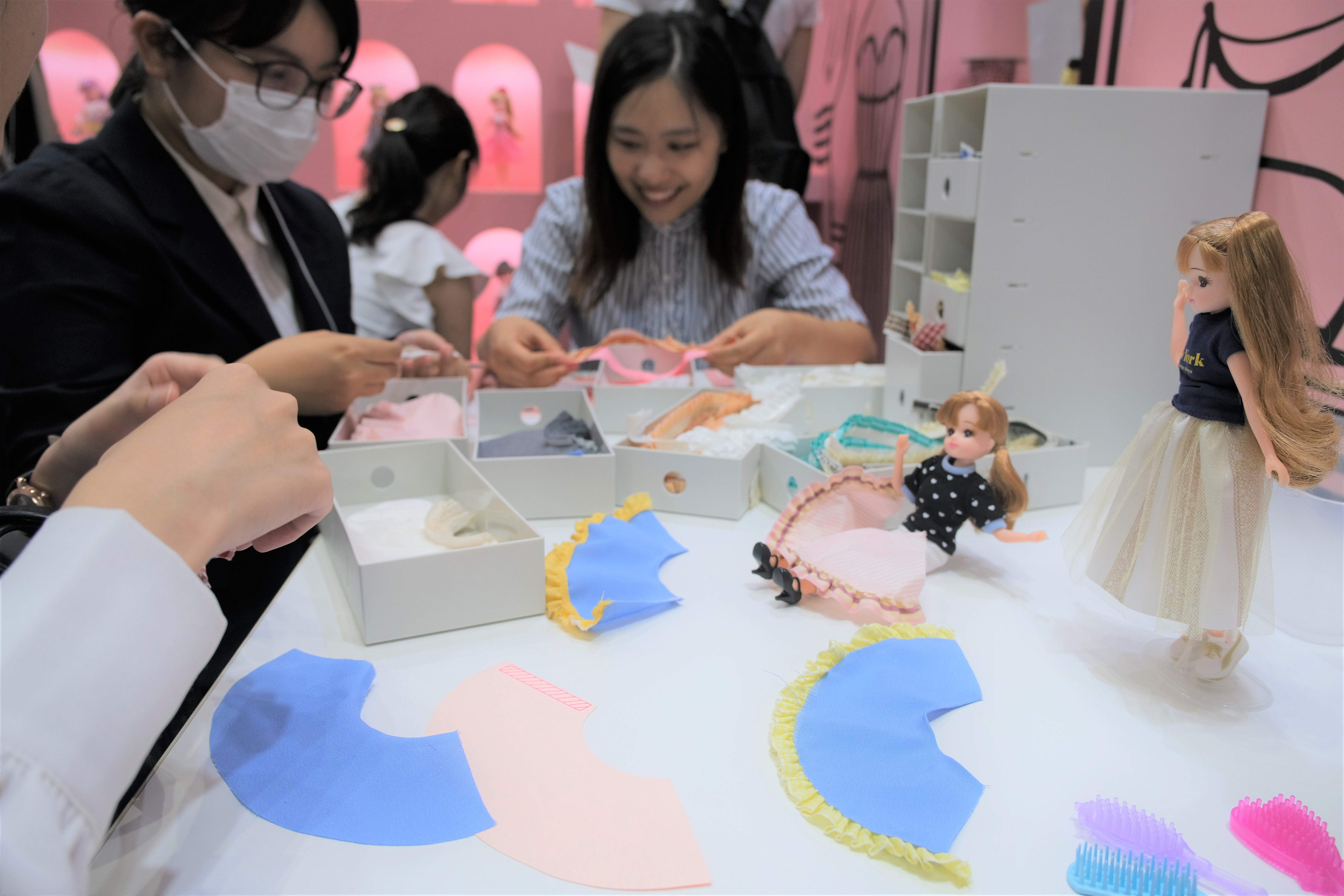 おもちゃショーでみた「着せ替え人形」最新トレンド 進化する「映え