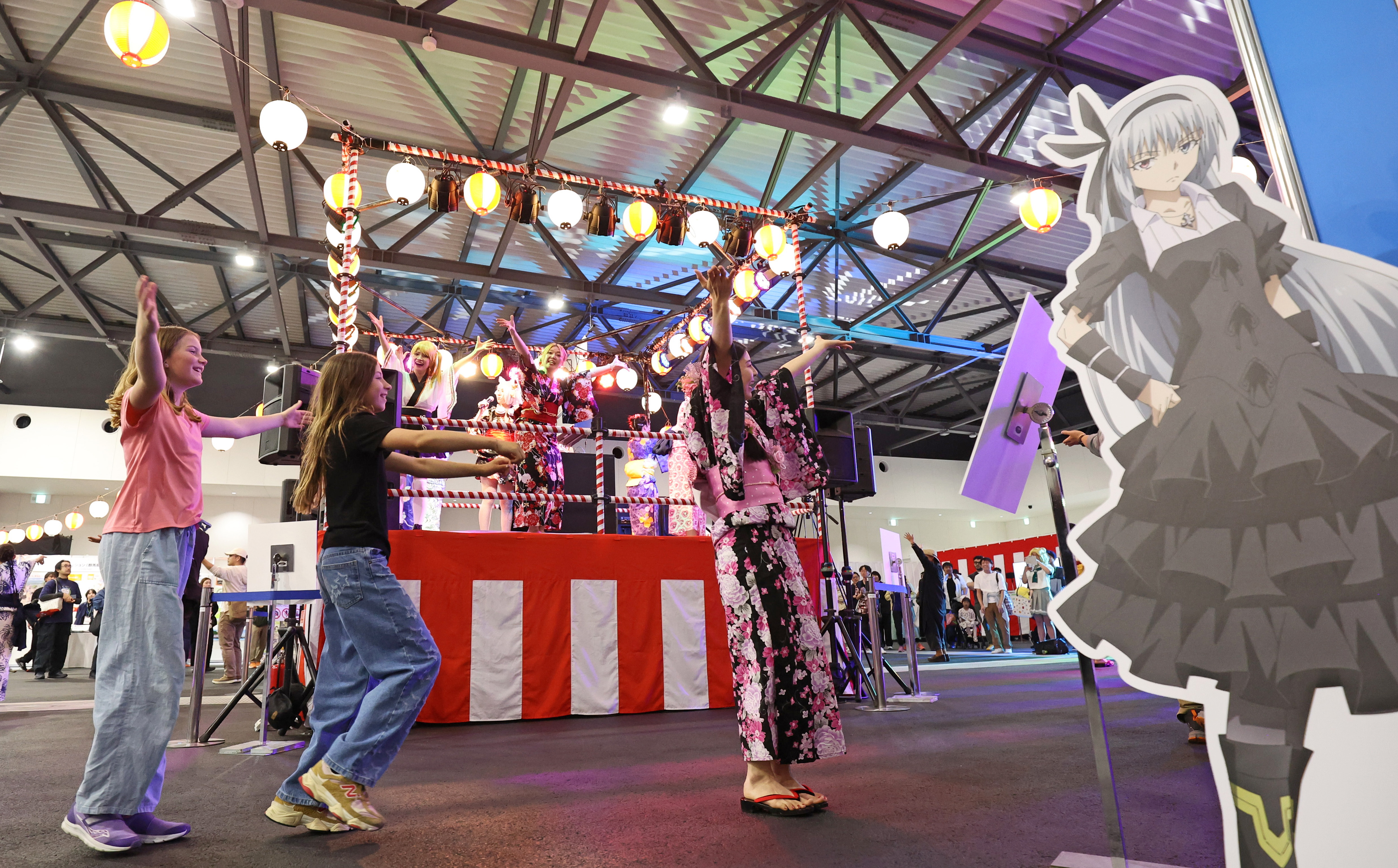 アニソン盆踊り」で盛り上がろう、飛び入り参加の来場者も 万博で