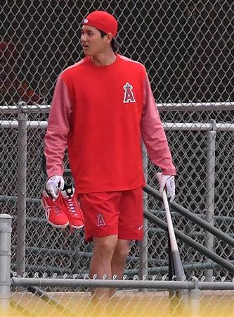 大谷 二刀流スタンバイ １４日深夜メジャーキャンプイン 1 3ページ サンスポ