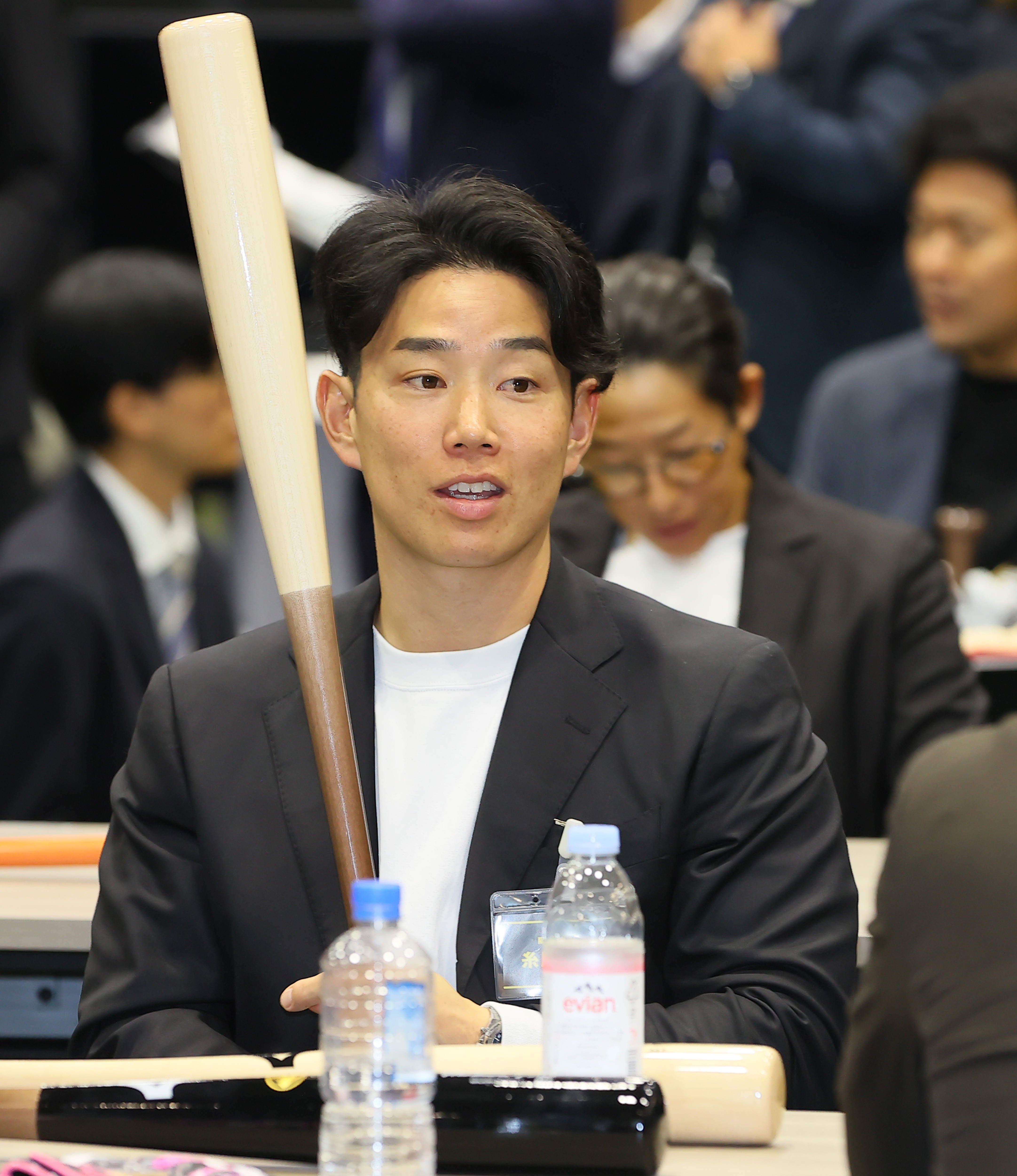 阪神・糸原健斗が〝大山ミット〟卒業！覚悟のマイミット作製で