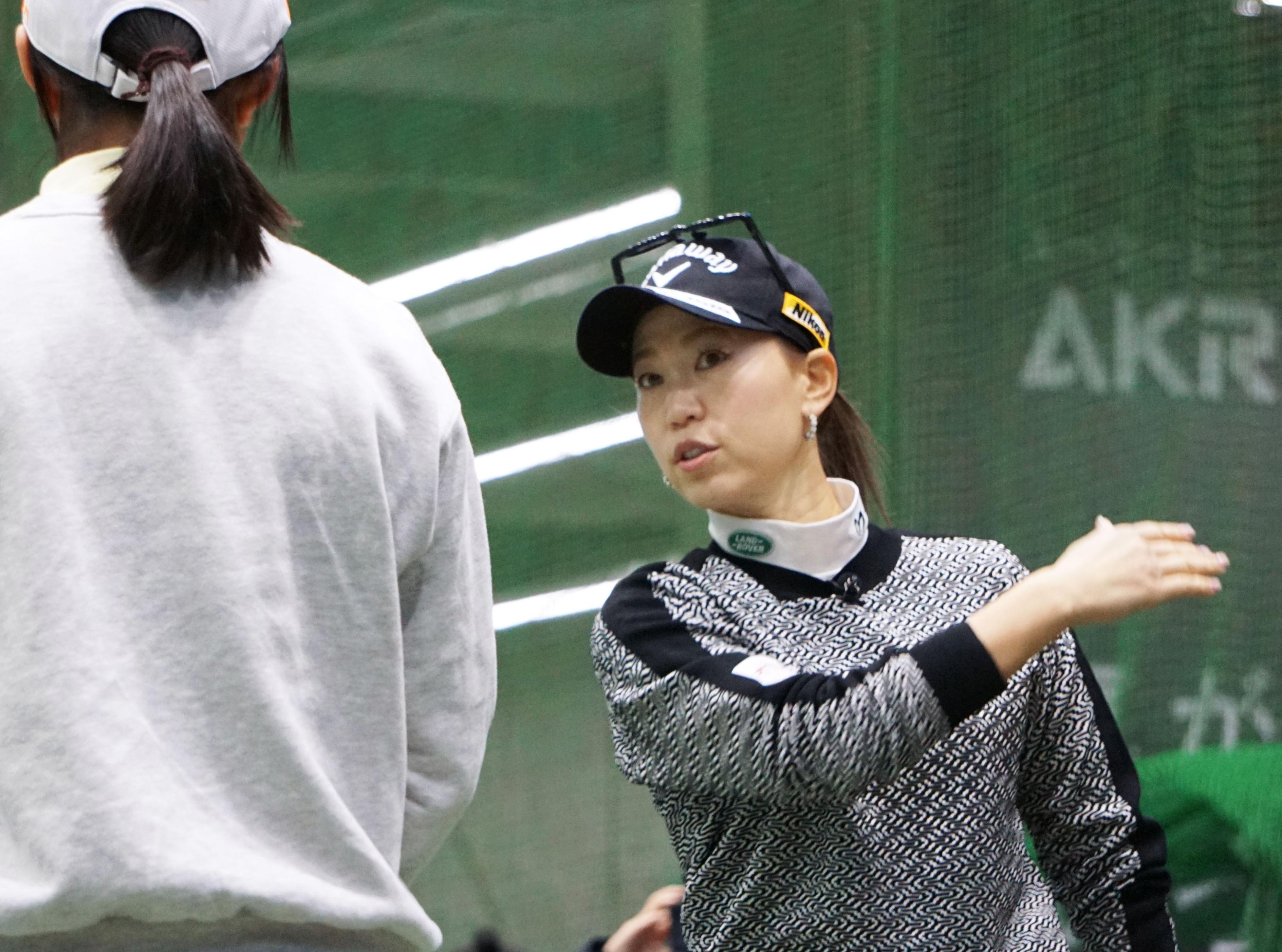 上田桃子さん 初のジュニアレッスン会「難しさ感じた」 - サンスポ