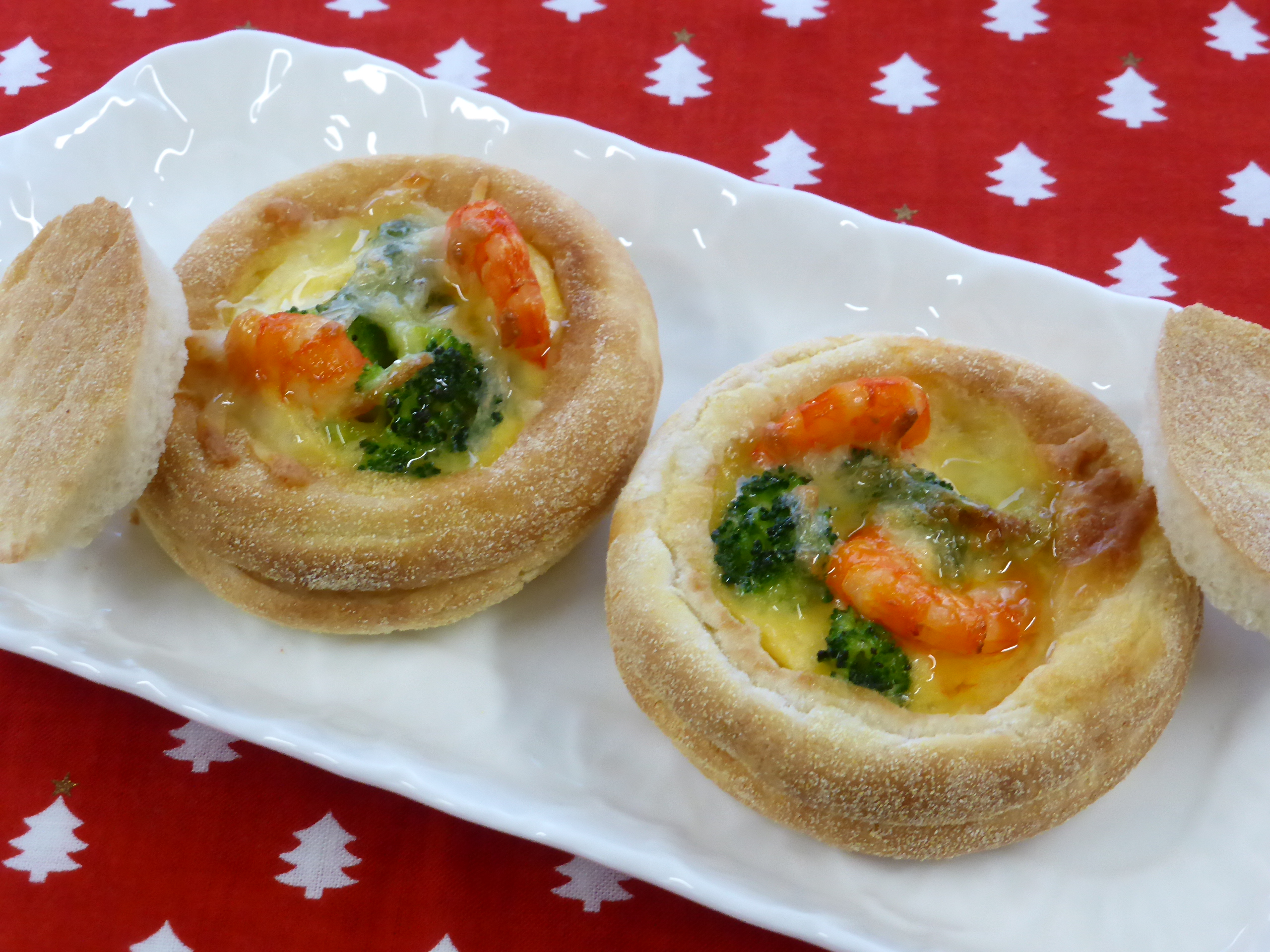 聖夜の食卓に「エビとブロッコリーのマフィンキッシュ」 卵と生
