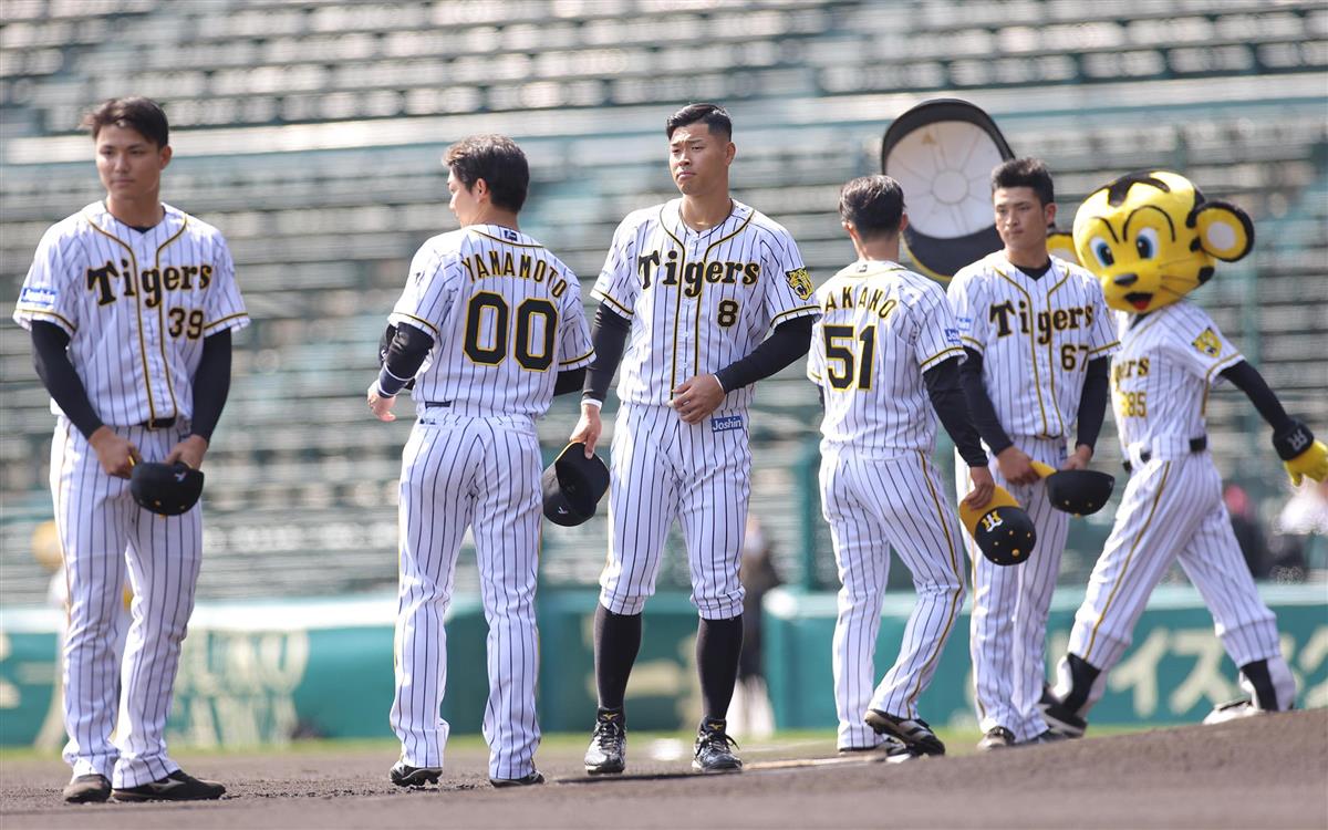 阪神の新入団12選手が甲子園のファンにお披露目 - サンスポ