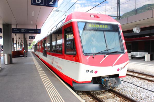 洋書◆ゴッタルド鉄道写真集 本 スイス アルプス 列車 マッターホルン 鉄道王国スイスの列車旅こそ至高」世界的鉄道写真家が魅力を解説 | GOETHE