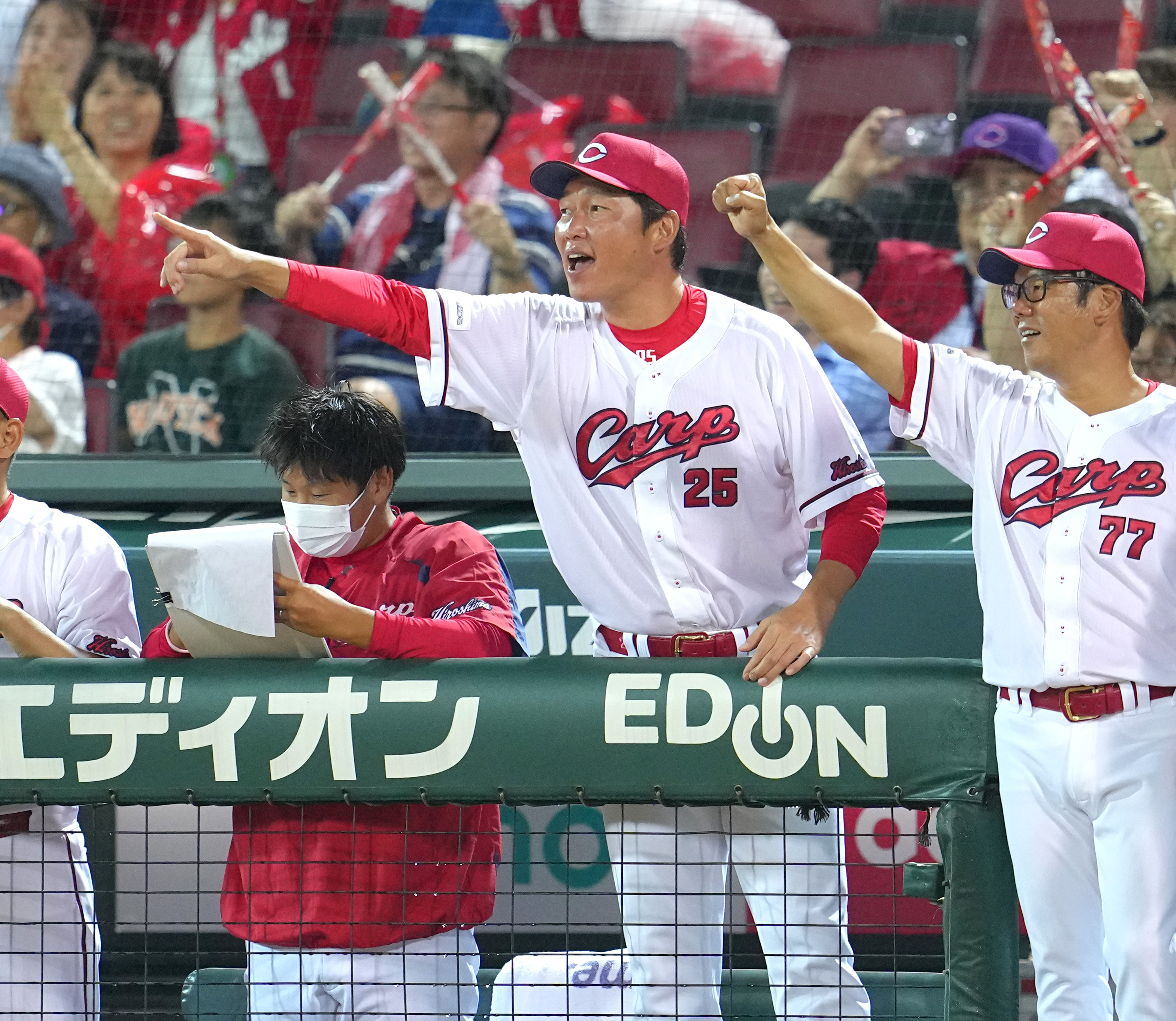 広島、意地の逆転勝ち　連敗を「６」で止める　小園３打点、西川２打点
