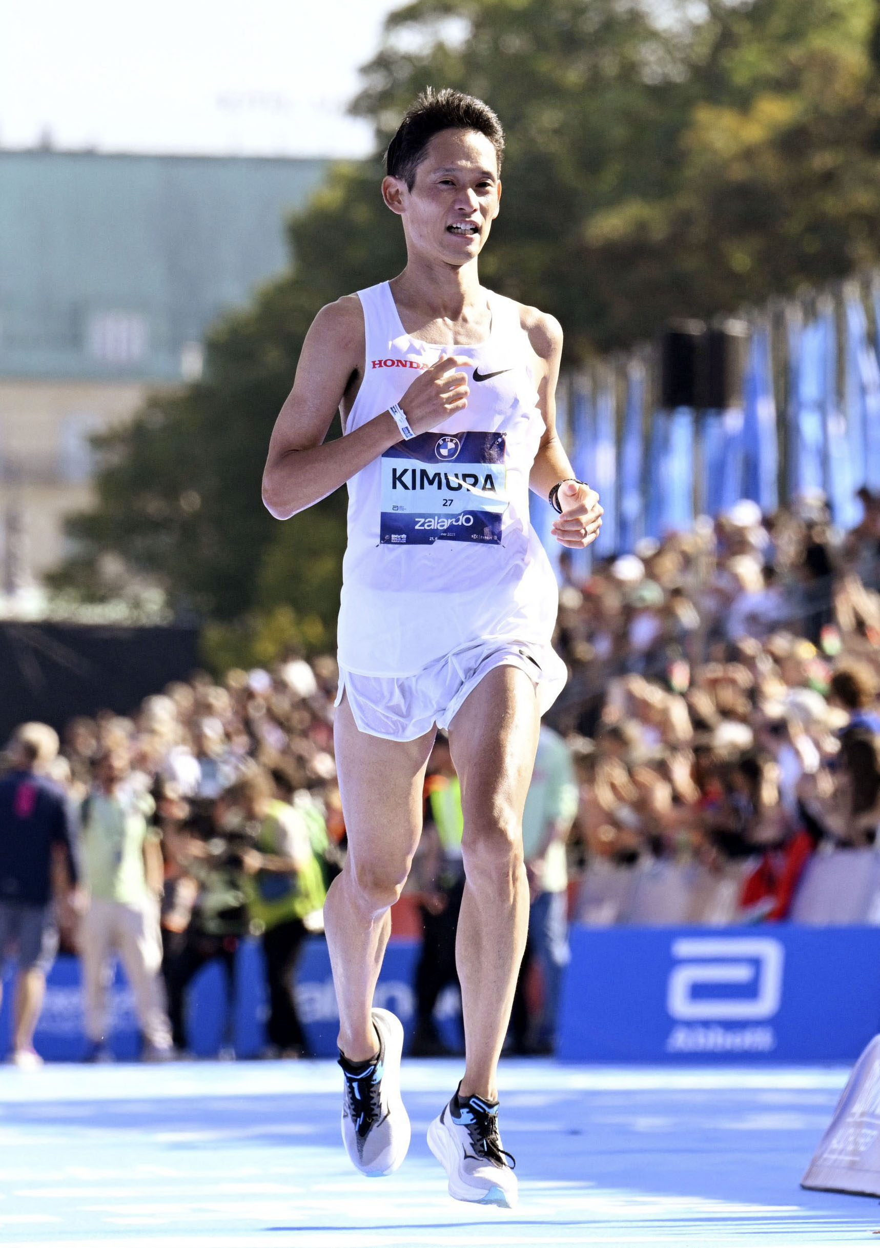 ベルリン・マラソン 男子は赤崎暁が自己新記録で2位、MGCへ 女子は前田