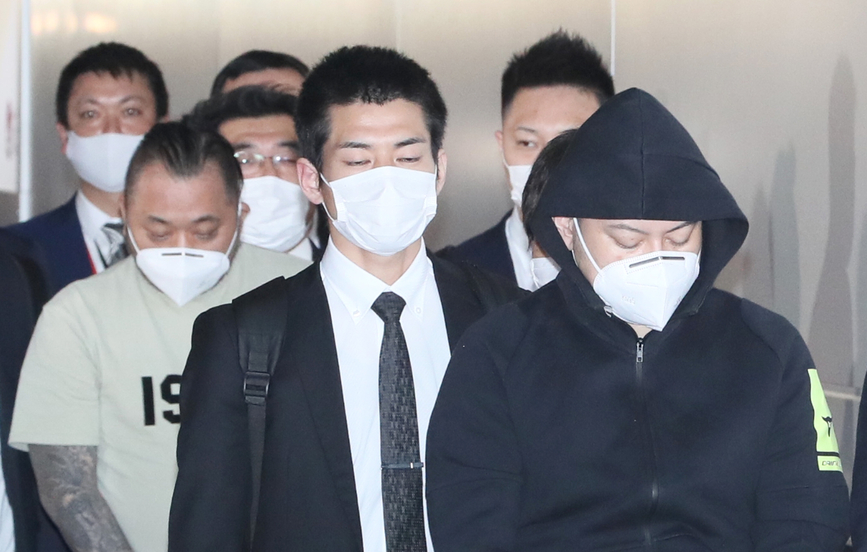 渡辺容疑者、「ルフィなのですか？」に無言 リーダー格を逮捕、フィリピンから特殊詐欺グループ４人の移送完了 広域強盗も全容解明へ（1/2ページ） -  サンスポ