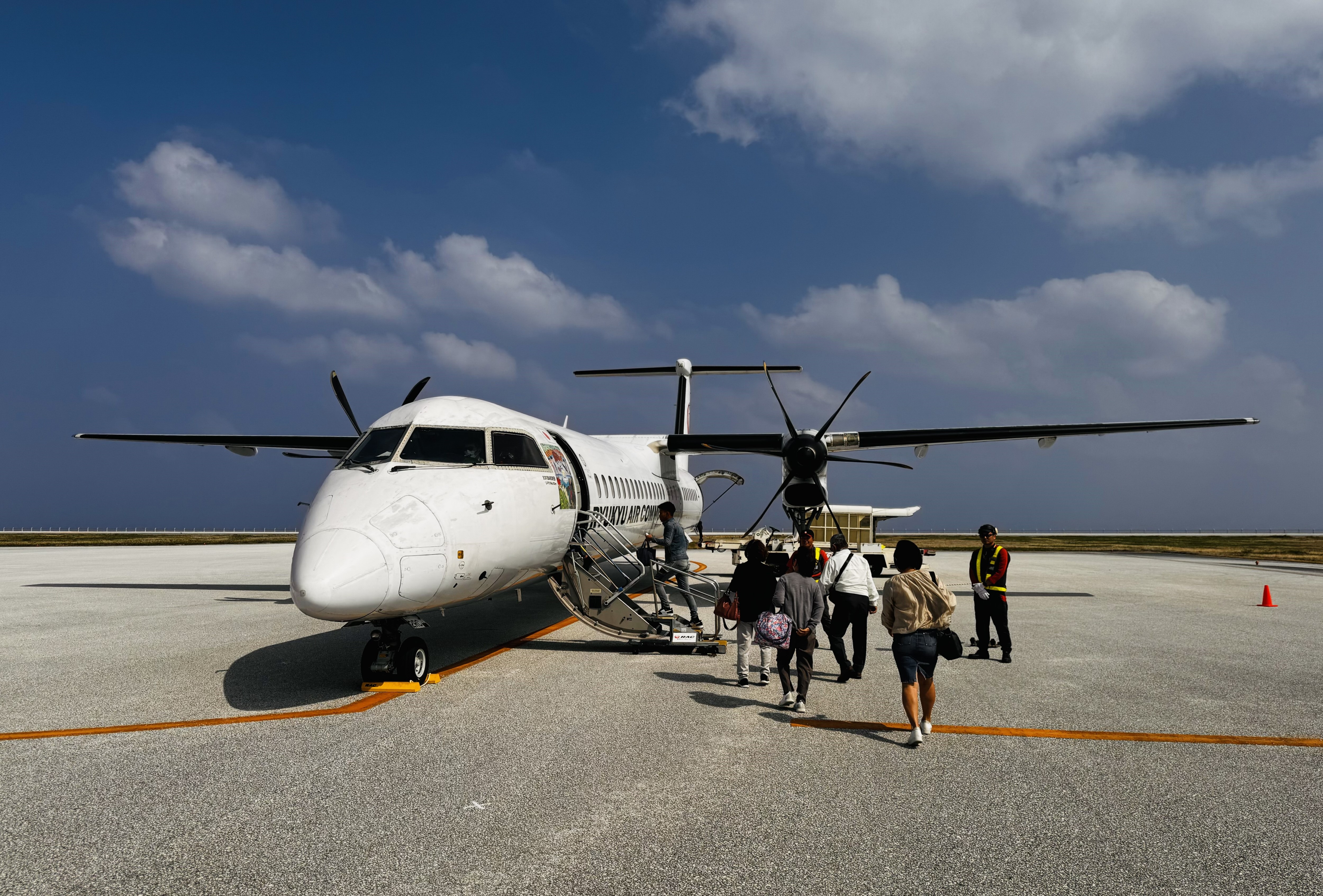 飛行時間7分〝日本一短い航空路線〟廃止へ「苦渋の選択」 世界に5機