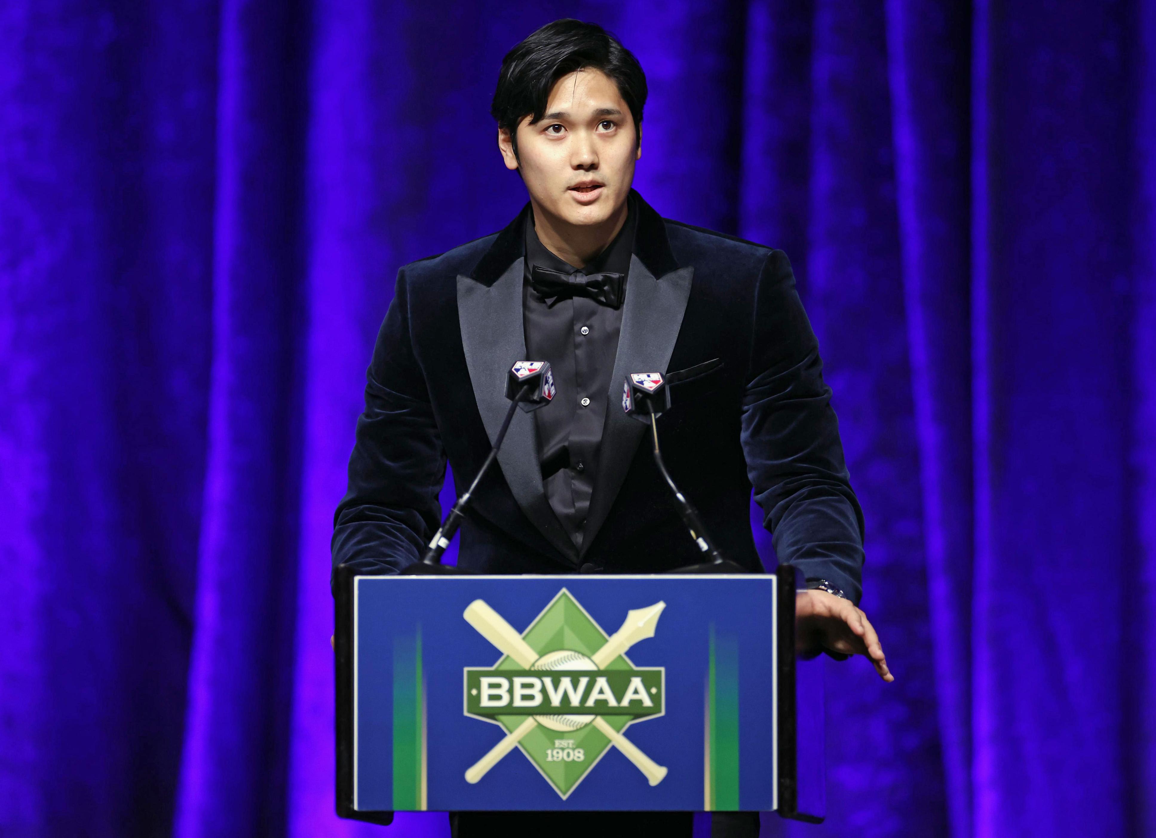 メジャーの旅】大谷翔平、晩餐会でスターの振る舞い 前回はカンペで