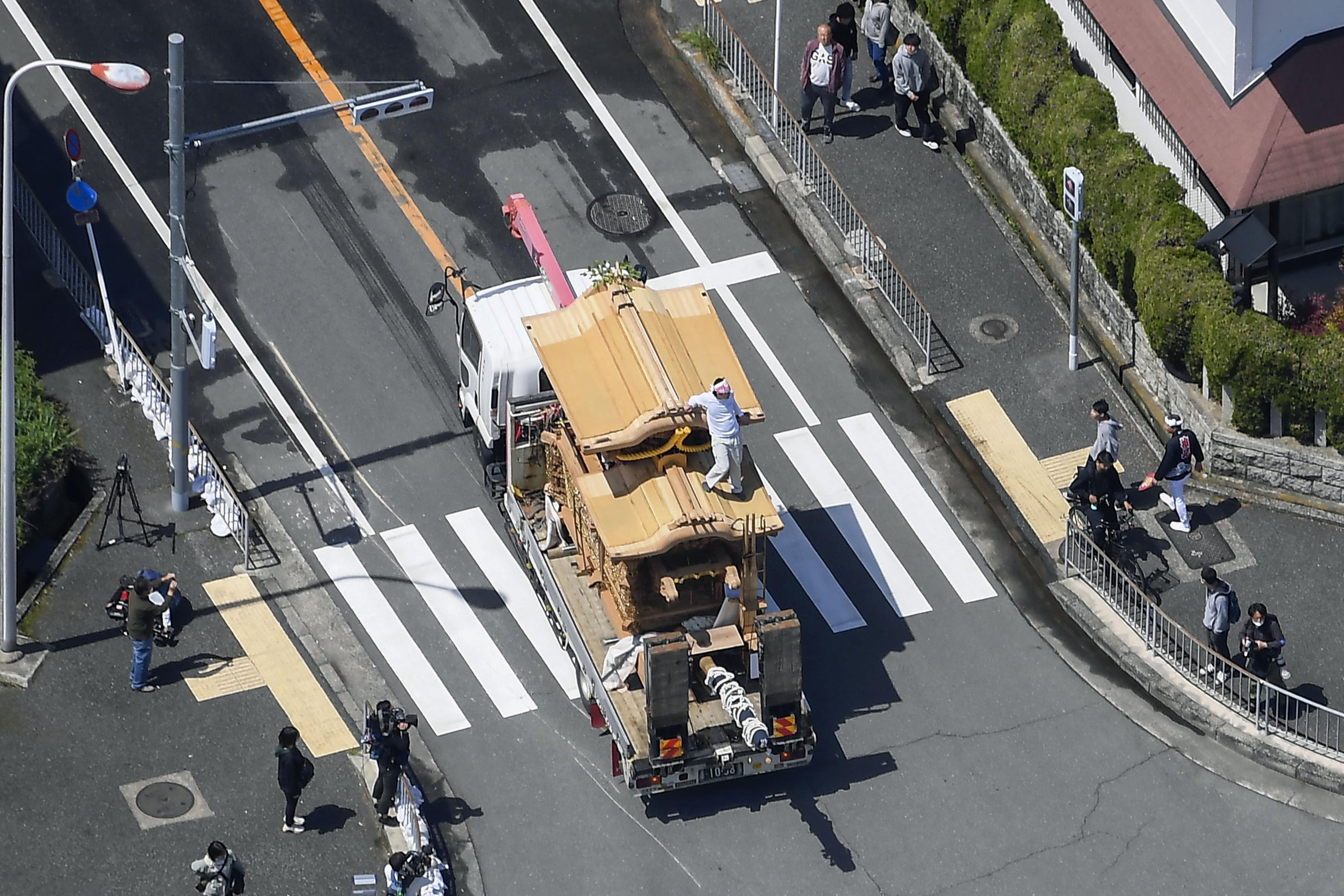 動画】堺だんじり転倒 男性６人が重傷、「引き手１００人以上、かなりの勢いに」と関係者 - 産経ニュース