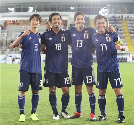 塩谷 代表初ゴールがｖ弾 スタメン１０人入れ替え控え組で日本３連勝 アジア杯 1 2ページ イザ