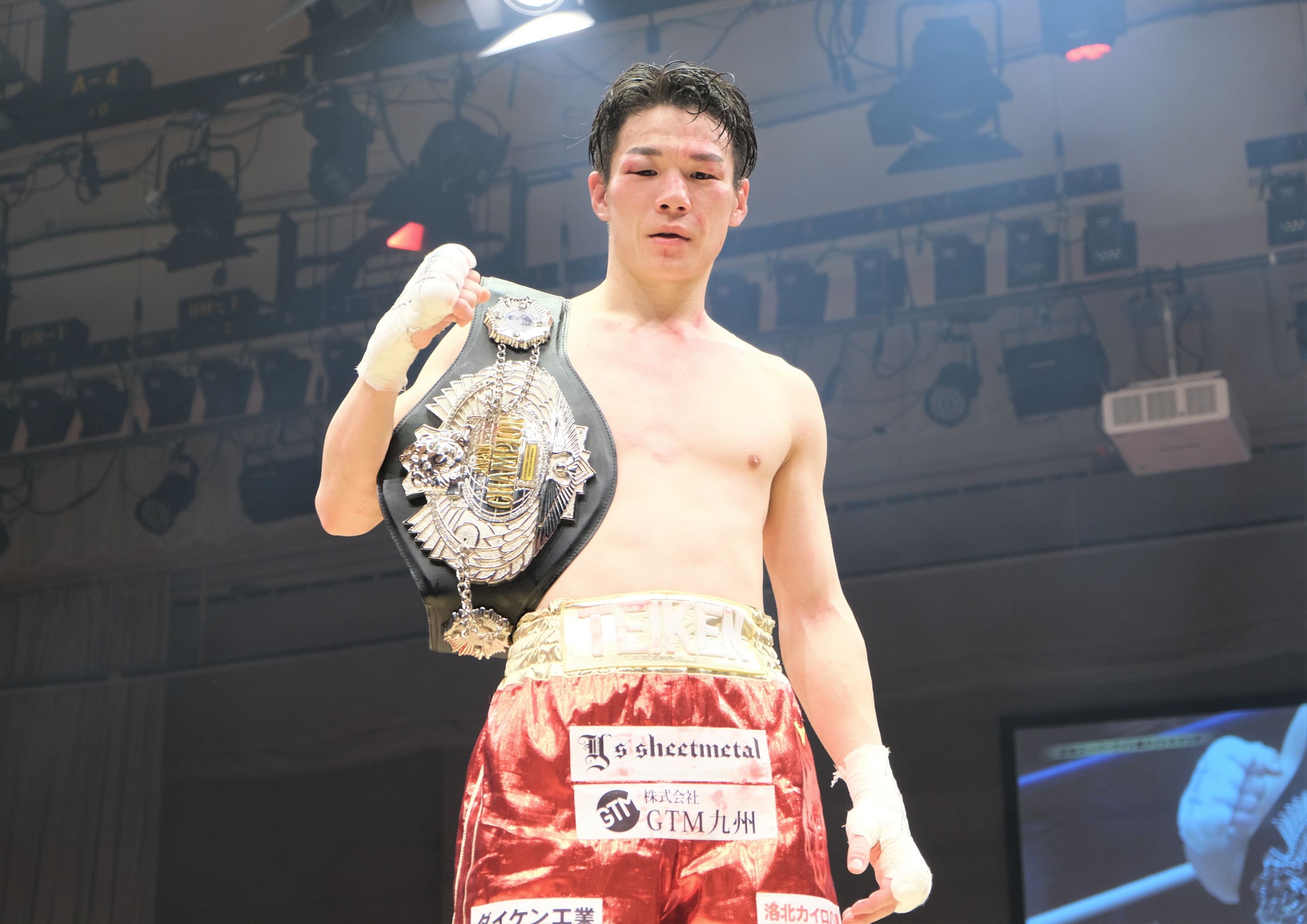ボクシング】李健太、渡来美響に負傷判定で逆転勝ち 「こんなに 