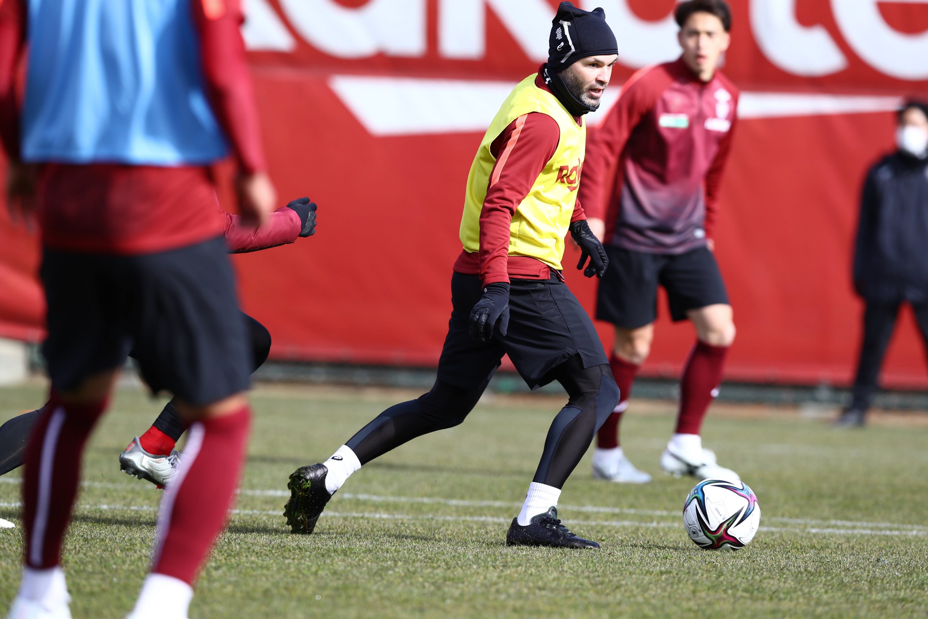 北川信行の蹴球ノート ４者４様 関西勢がｊ１席巻するか イザ