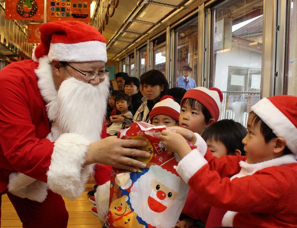 和歌山にクリスマス電車 サンタがプレゼント 産経ニュース