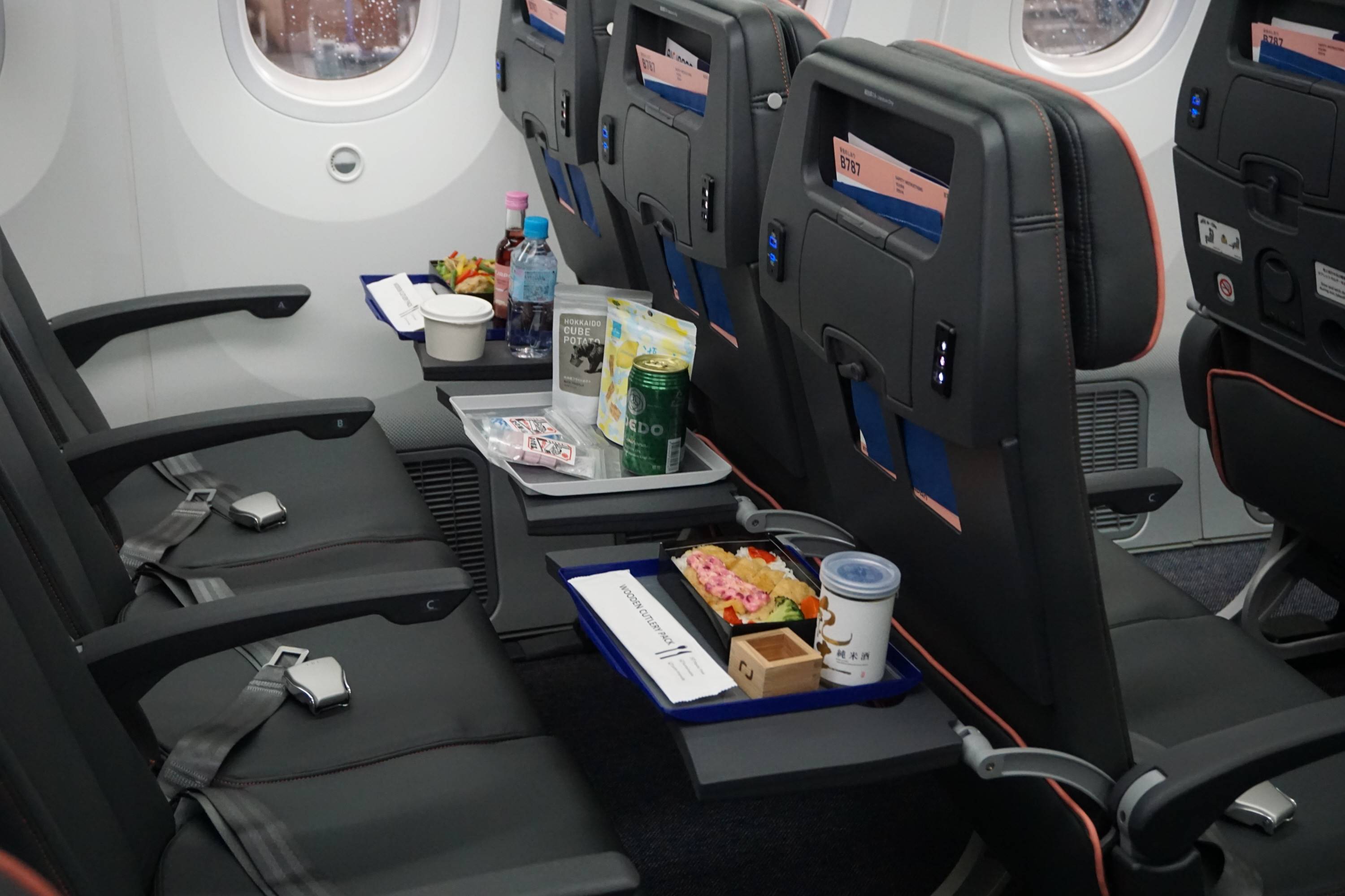 訪日客増へANA系の国際線新ブランドが9日就航 ゆとりある座席に