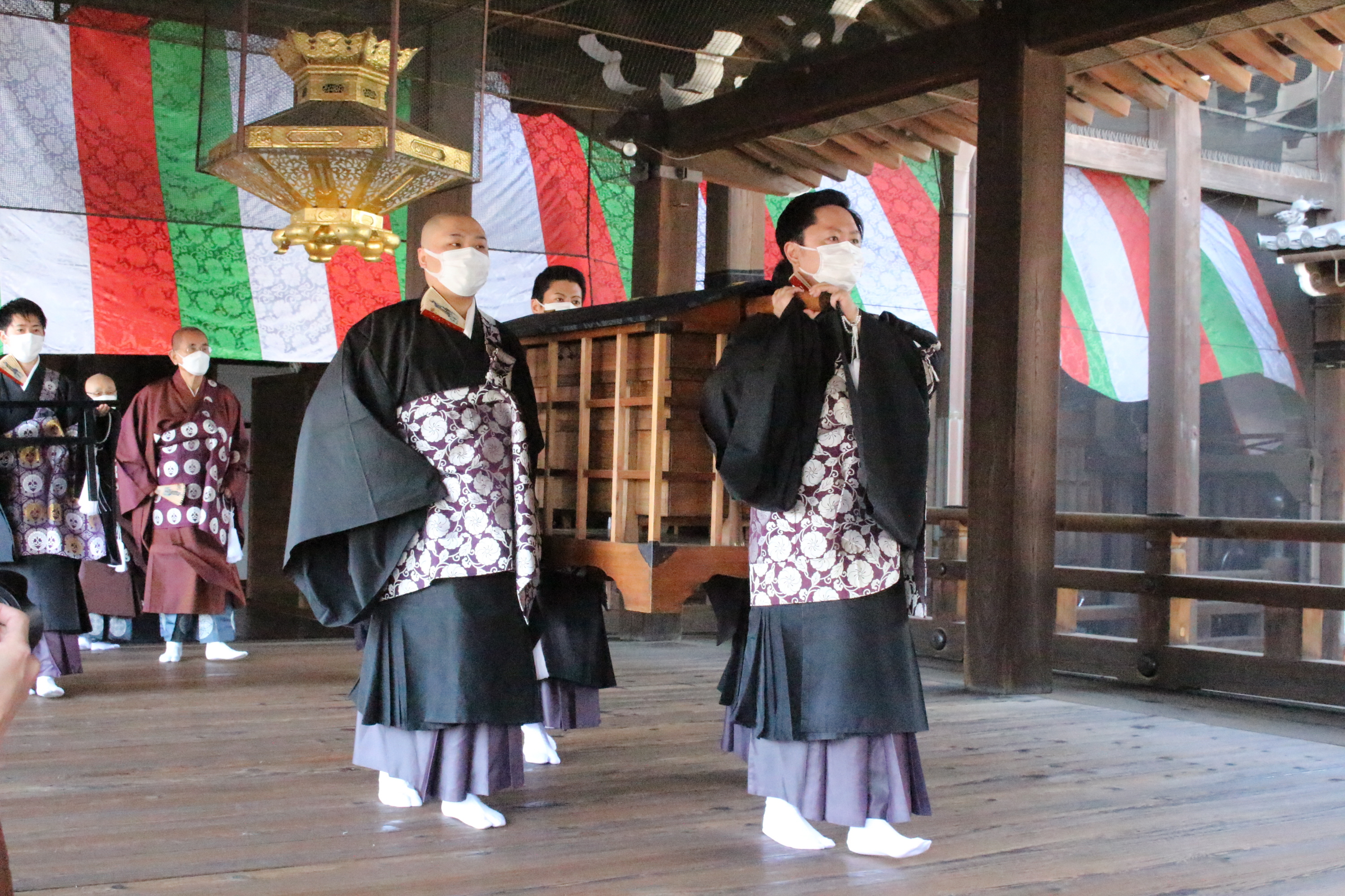 京都・西本願寺、阿弥陀堂の修復工事終了で「御遷仏」 - 産経ニュース